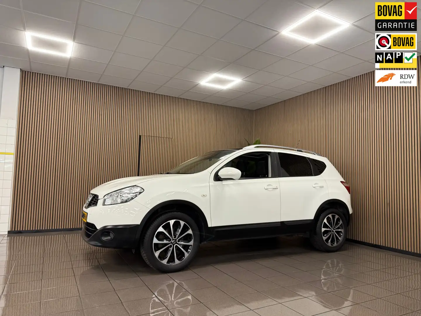 Nissan Qashqai 1.6 Connect Edition * Panoramadak / Camera / Trekh Wit - 1