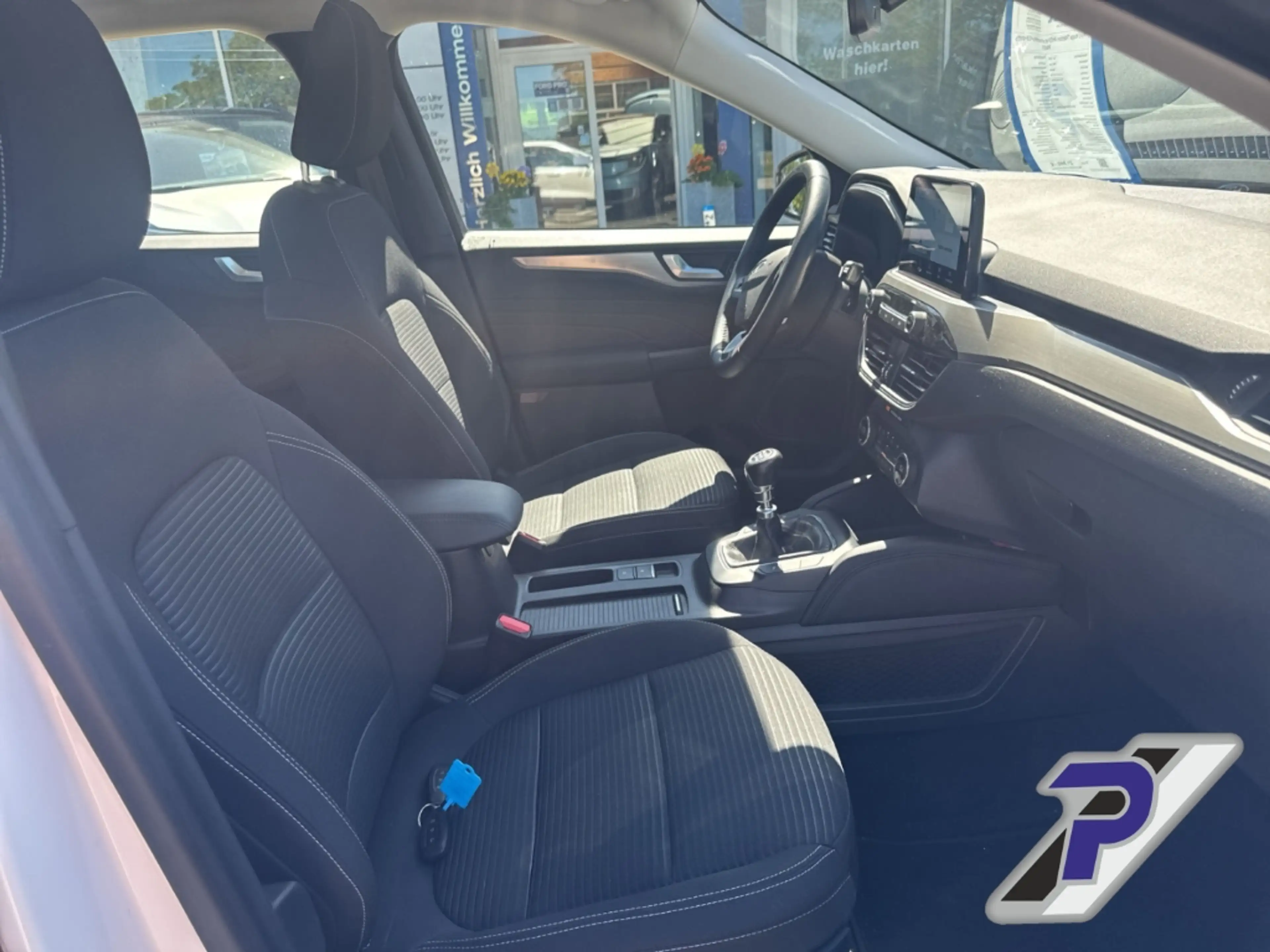 Ford Kuga Titanium AHZV el.schwenkbar+GJR+WINTER-PAKET — photo 14
