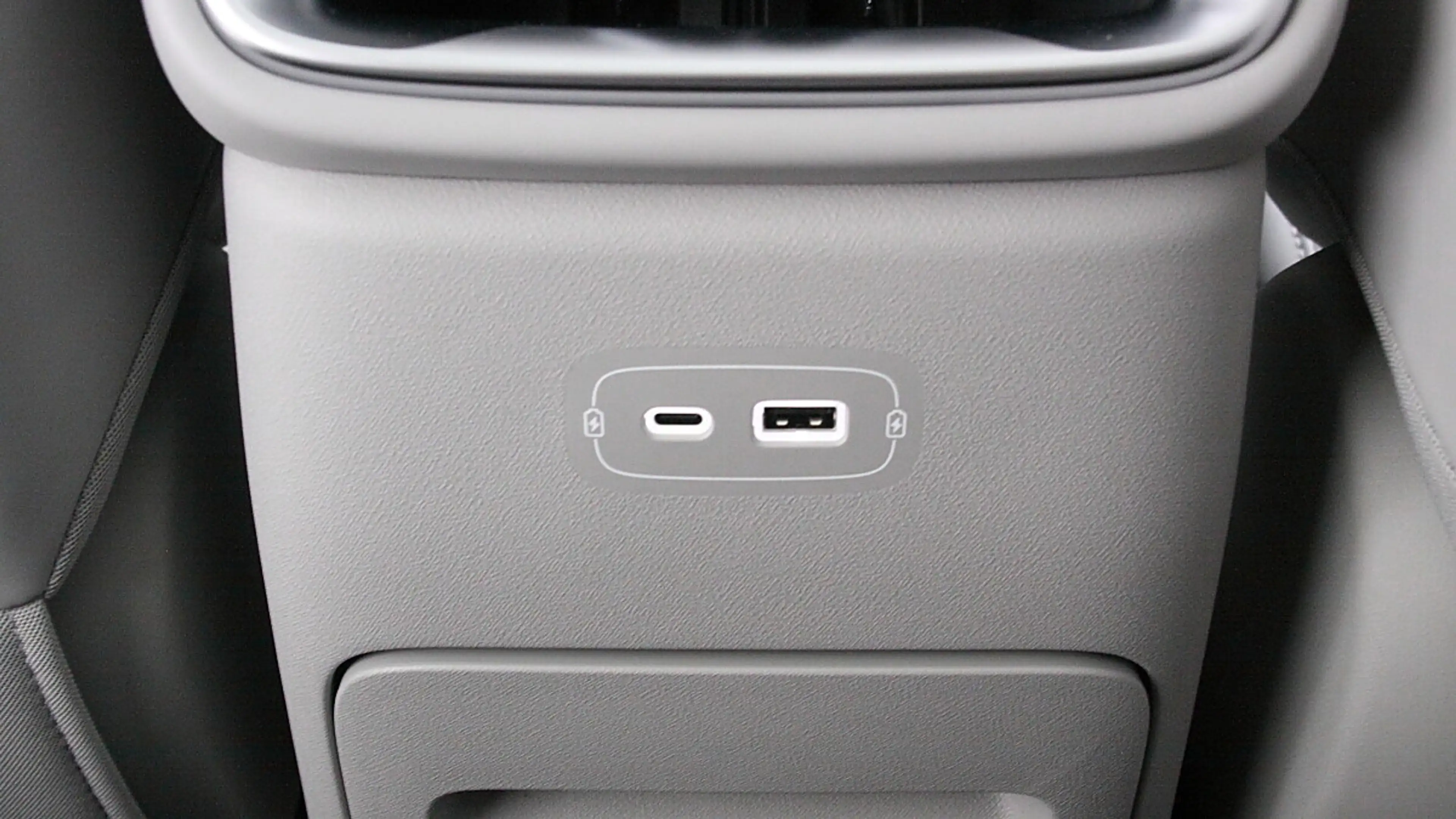 Leapmotor B10 67,1Wh Design Pro Max — photo 13