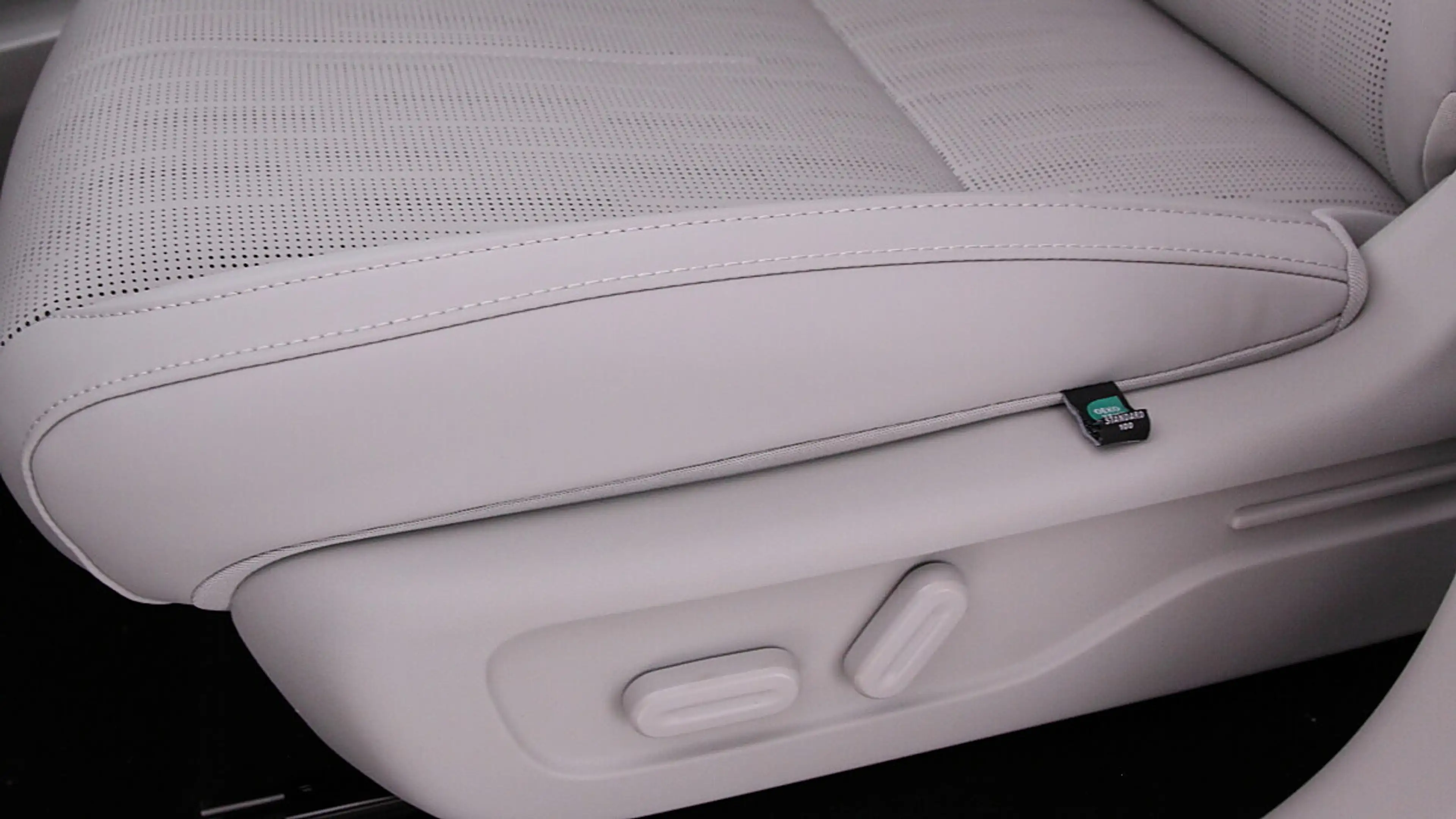 Leapmotor B10 67,1Wh Design Pro Max — photo 14