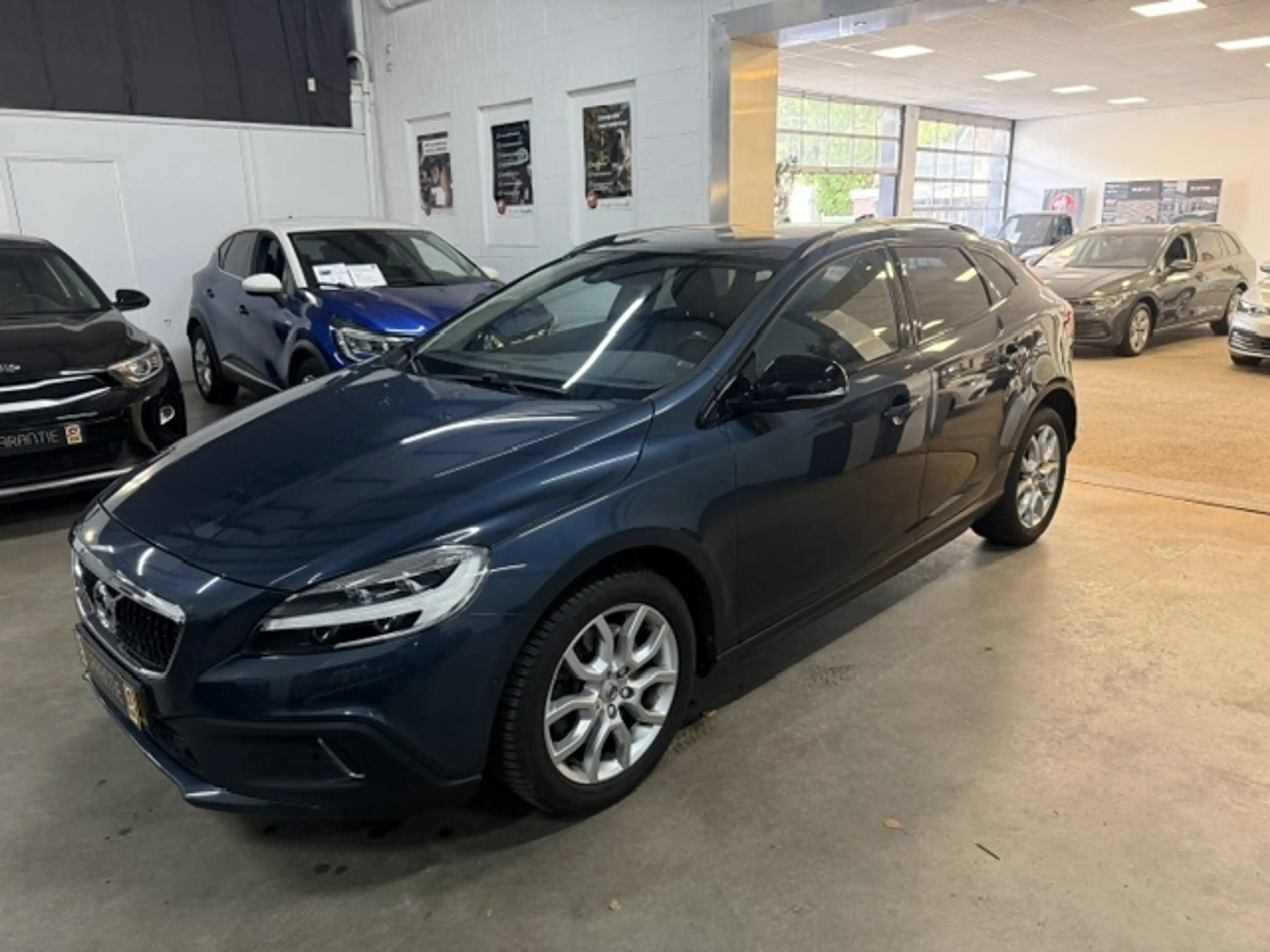 Volvo V40 Cross Country Automaat 1.5 T3 Polar+ Luxury — photo 3