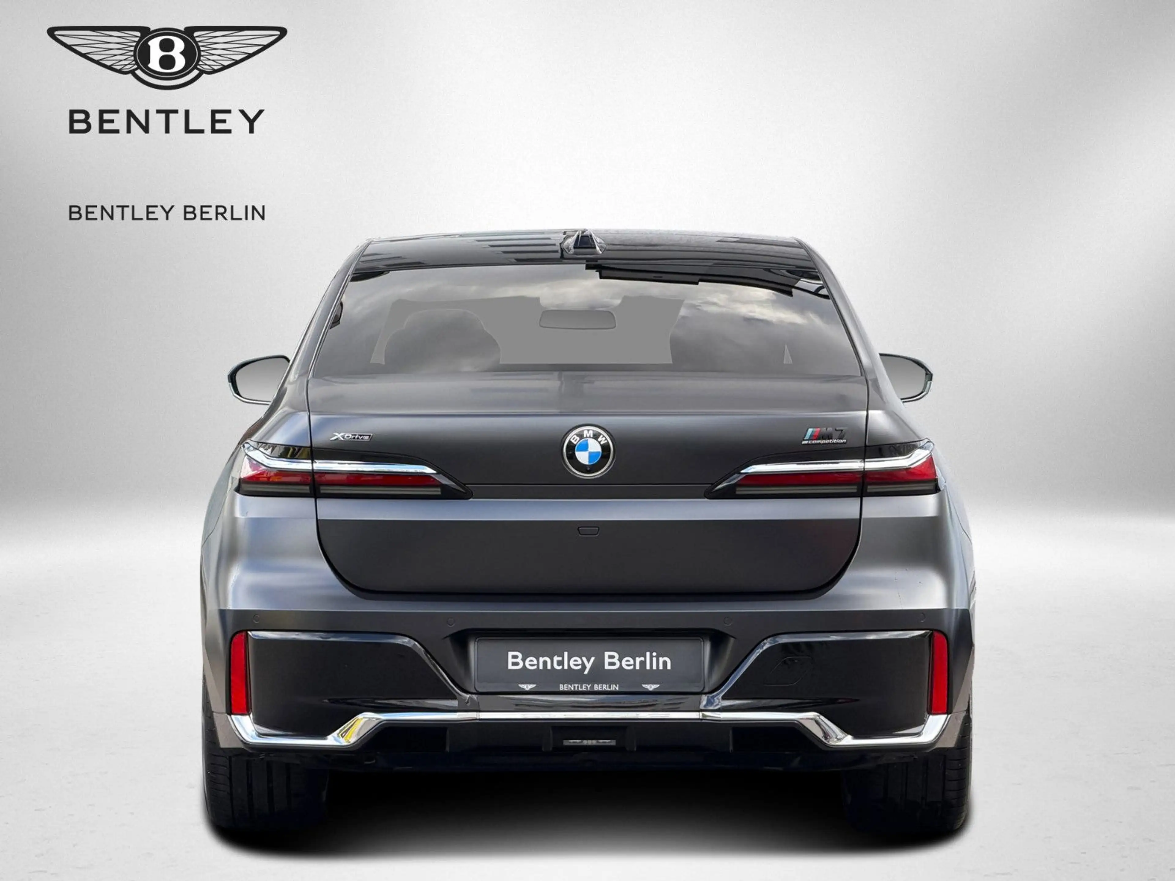 BMW 740 d xDrive M Sport INDIVIDUAL THEATRE SCREEN — photo 5
