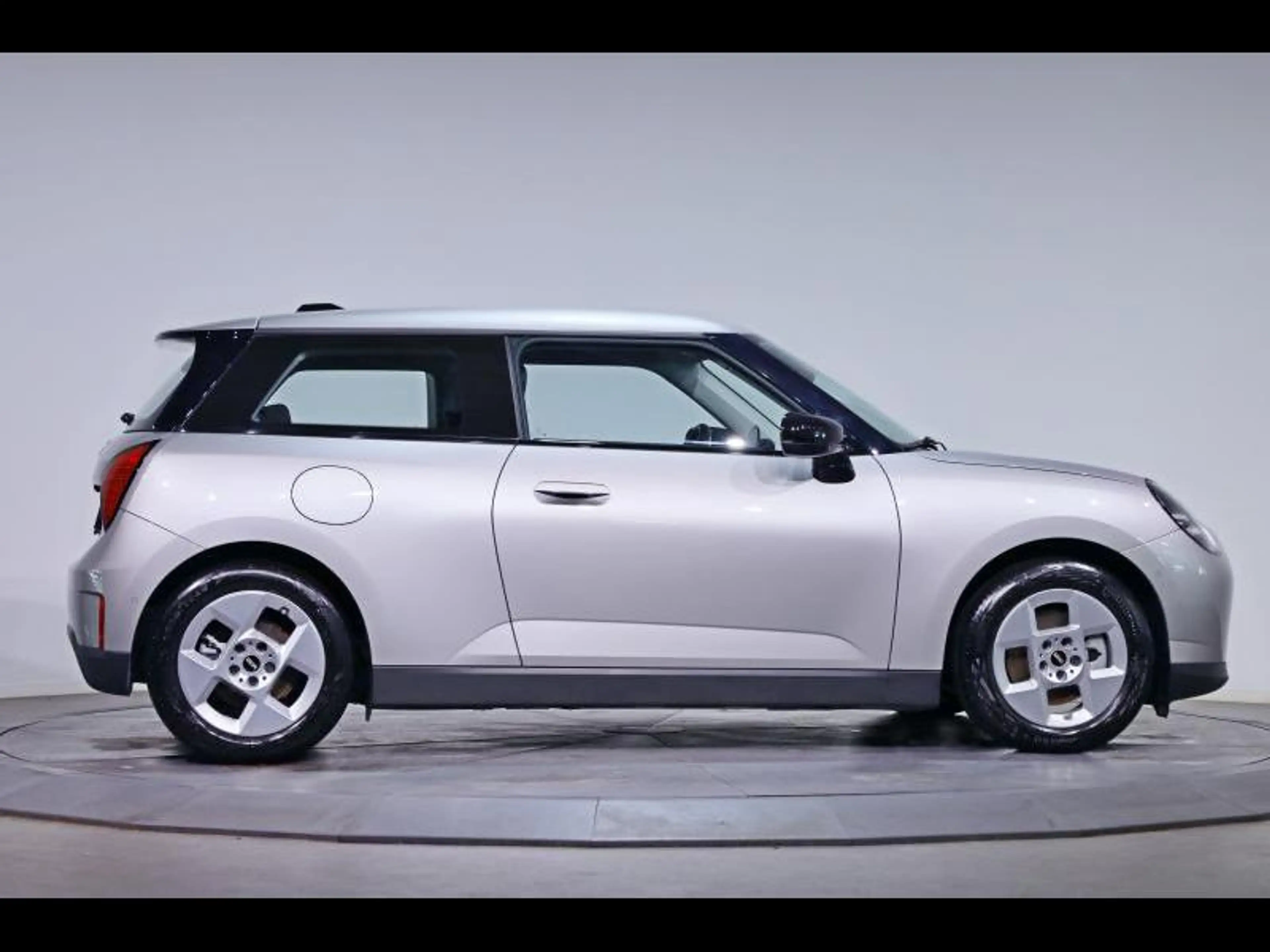 MINI Cooper E — photo 3