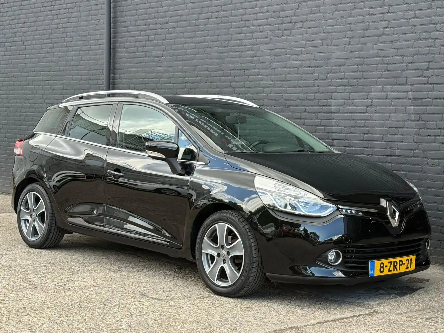 Renault Clio Estate 0.9 TCe Night&Day NAVI | PDC | CRUISE | AIR Zwart - 1