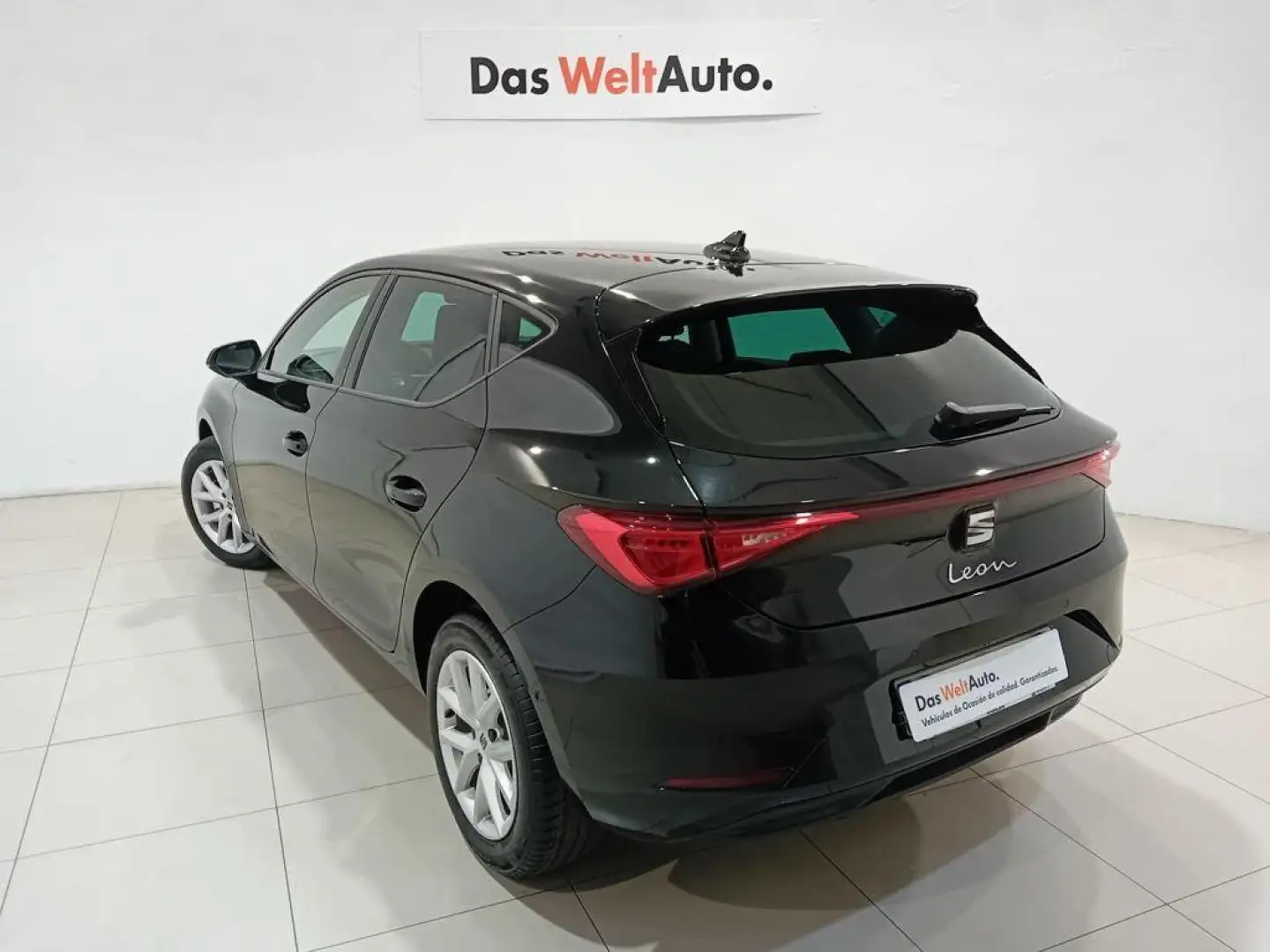 SEAT Leon 1.5 eTSI S&S Style 25ª Aniversario DSG-7 115 Schwarz - 2
