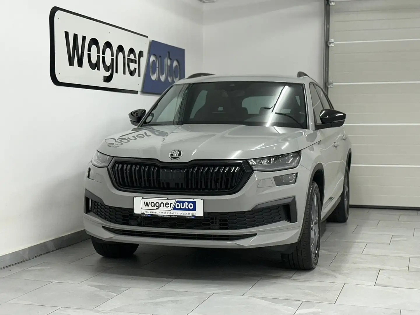 Skoda Kodiaq 2,0 TDI SCR 4x4 Sportline DSG. Matrix LED/ACC/N... Grau - 1