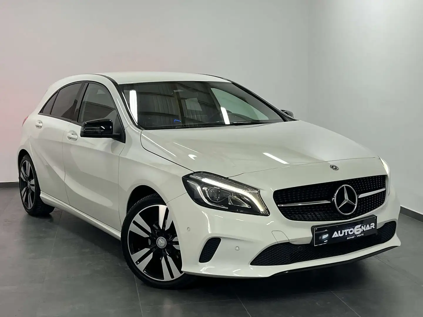 Mercedes-Benz A 180 EU6c - d - Boite auto - Navi - Airco - Xenon Blanc - 1