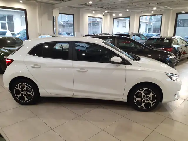 MG MG3 view 3