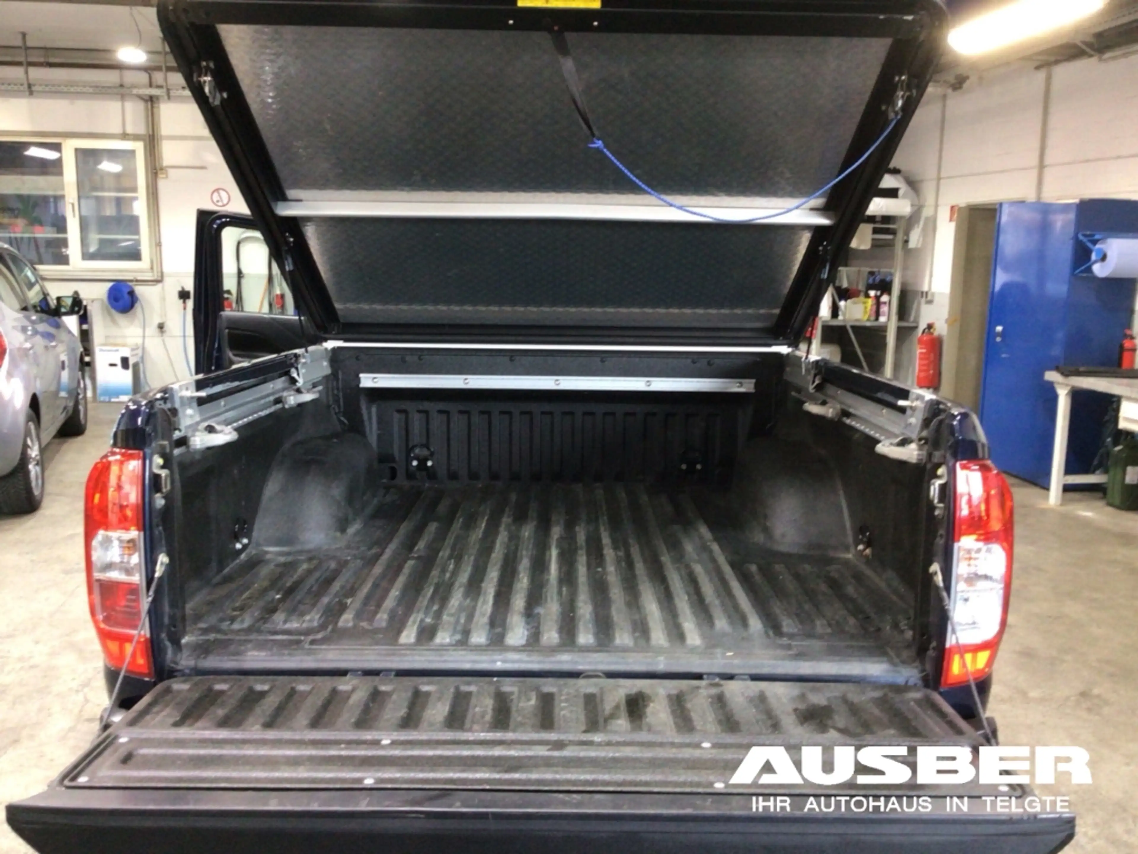 Nissan Navara Tekna Double Cab 4x4 6MT AHK 3,5to Ladeflächenbesc — photo 13