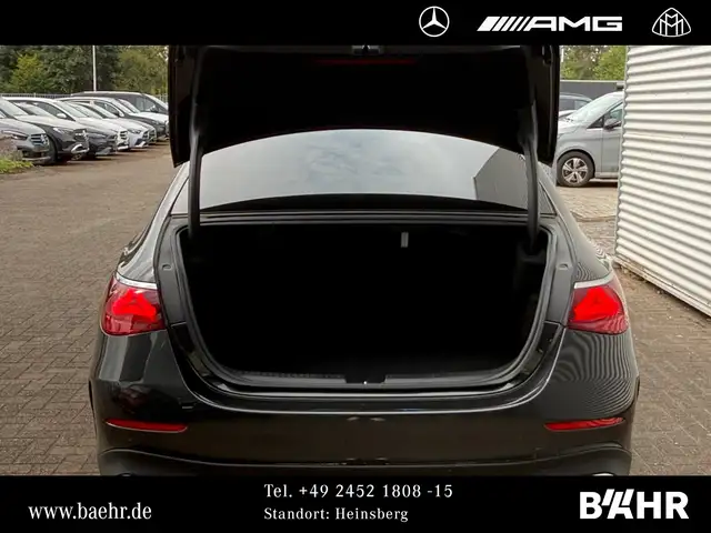 Mercedes-Benz 220 view 15