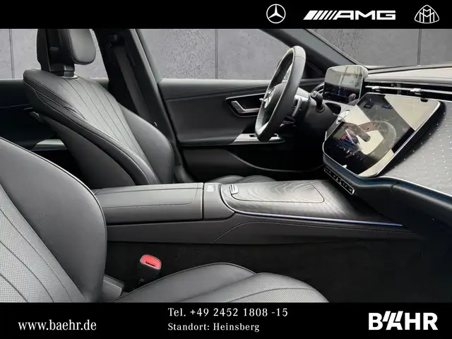 Mercedes-Benz 220 view 5