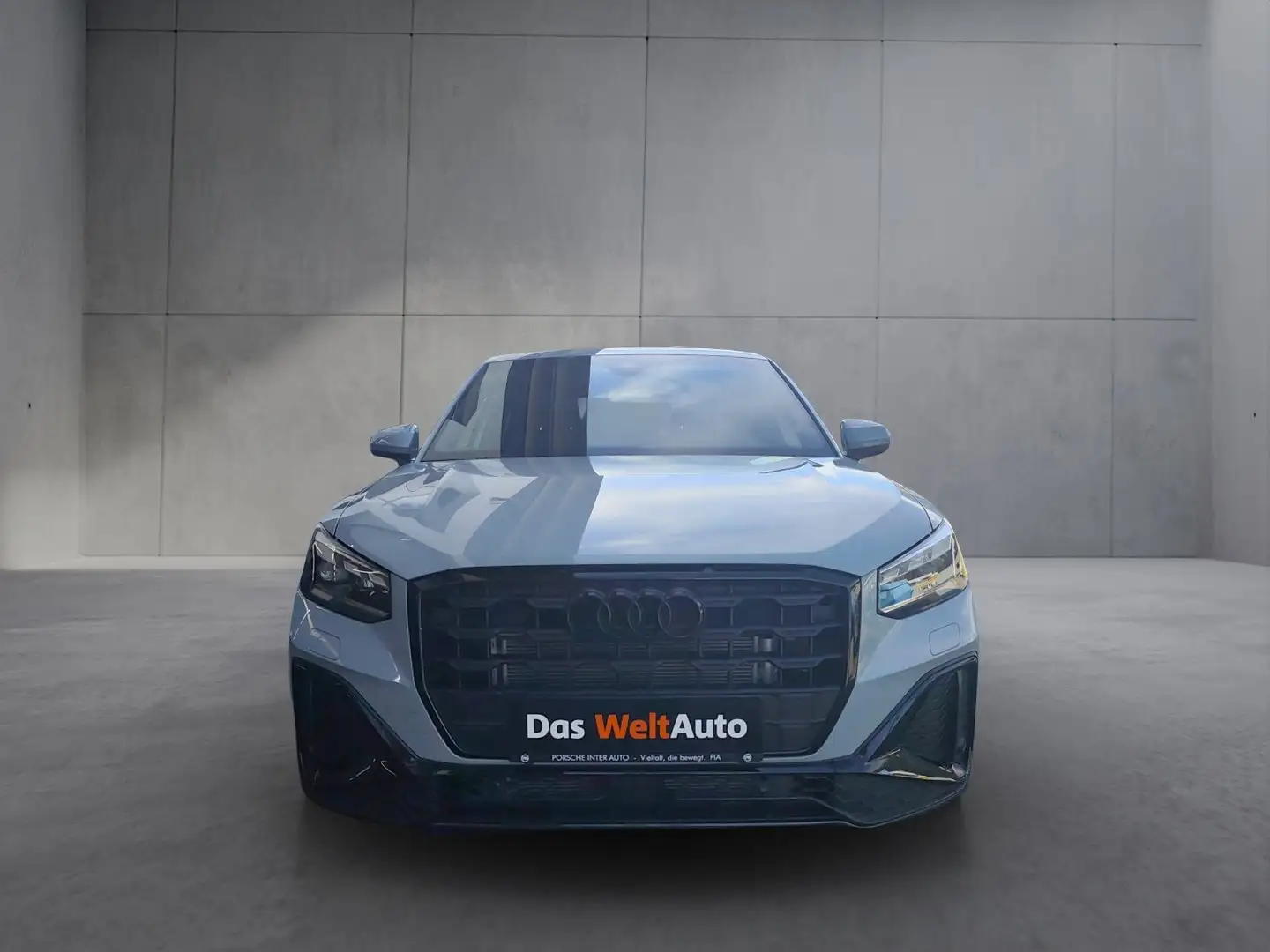 Audi Q2 35 TFSI S line Grau - 2