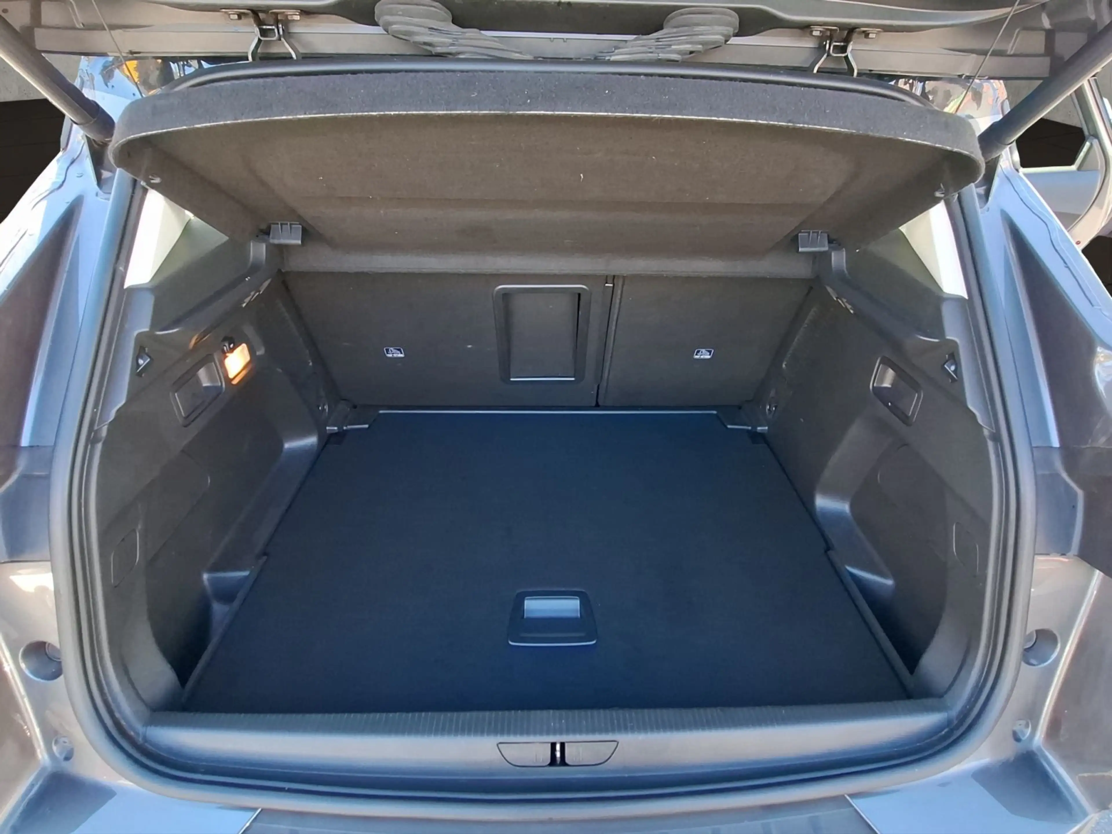 Opel Grandland X 1.2 Turbo Ultimate Automatik — photo 16