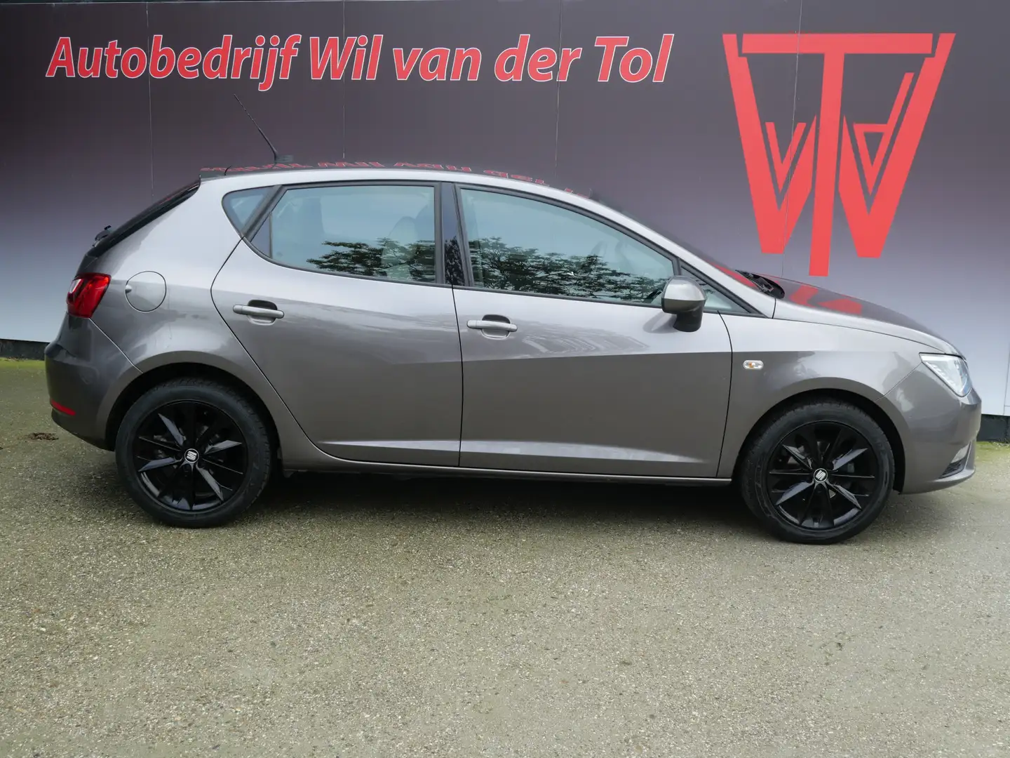 SEAT Ibiza 1.2 TSI DYNAMIC | XENON | NAVIGATIE | CRUISE | CLI Grijs - 1