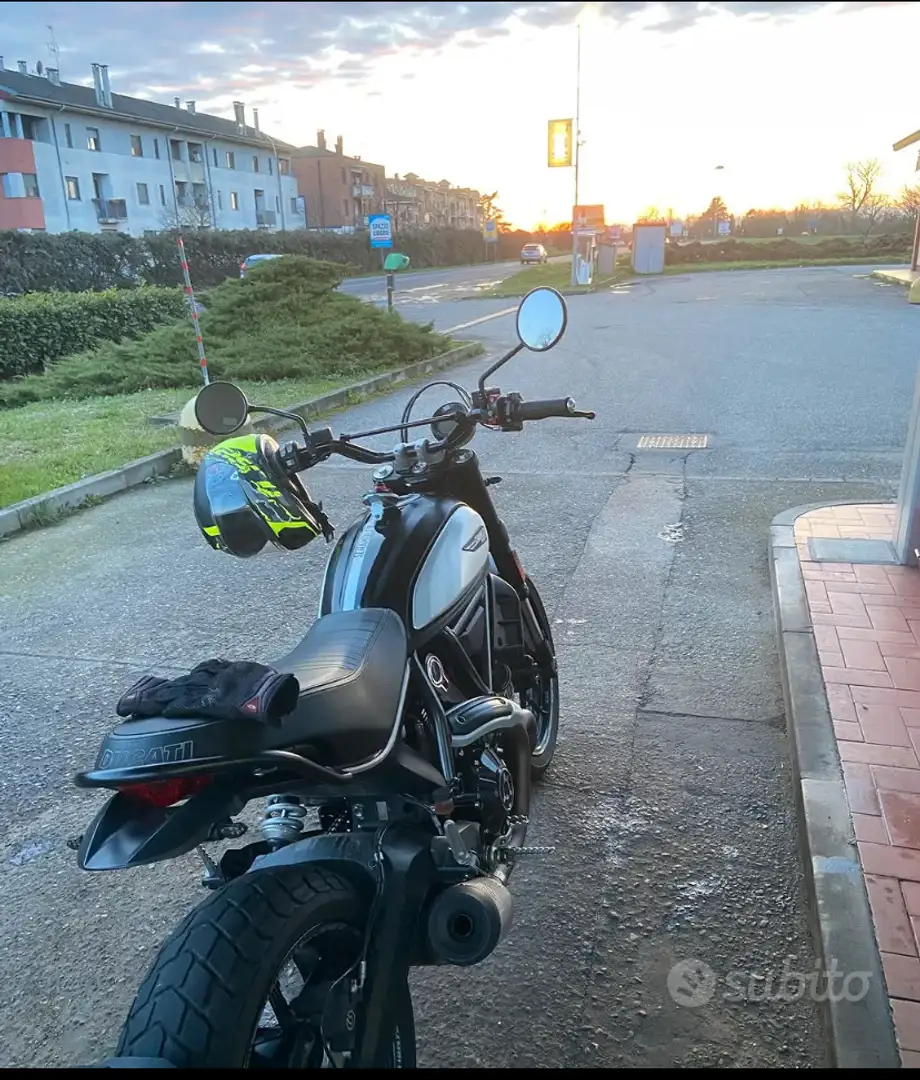 Ducati Scrambler 800 icon dark - 1