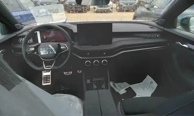 Skoda Superb view 7