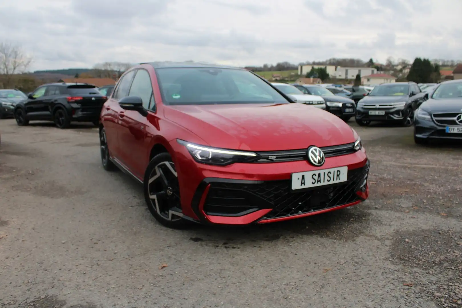 Volkswagen Golf R-LINE 2L TDI 150 CV CAMÉRA 360° USB GPS 3D TOIT PANO I-COKPIT BOITE AUTO DSG Rouge - 1