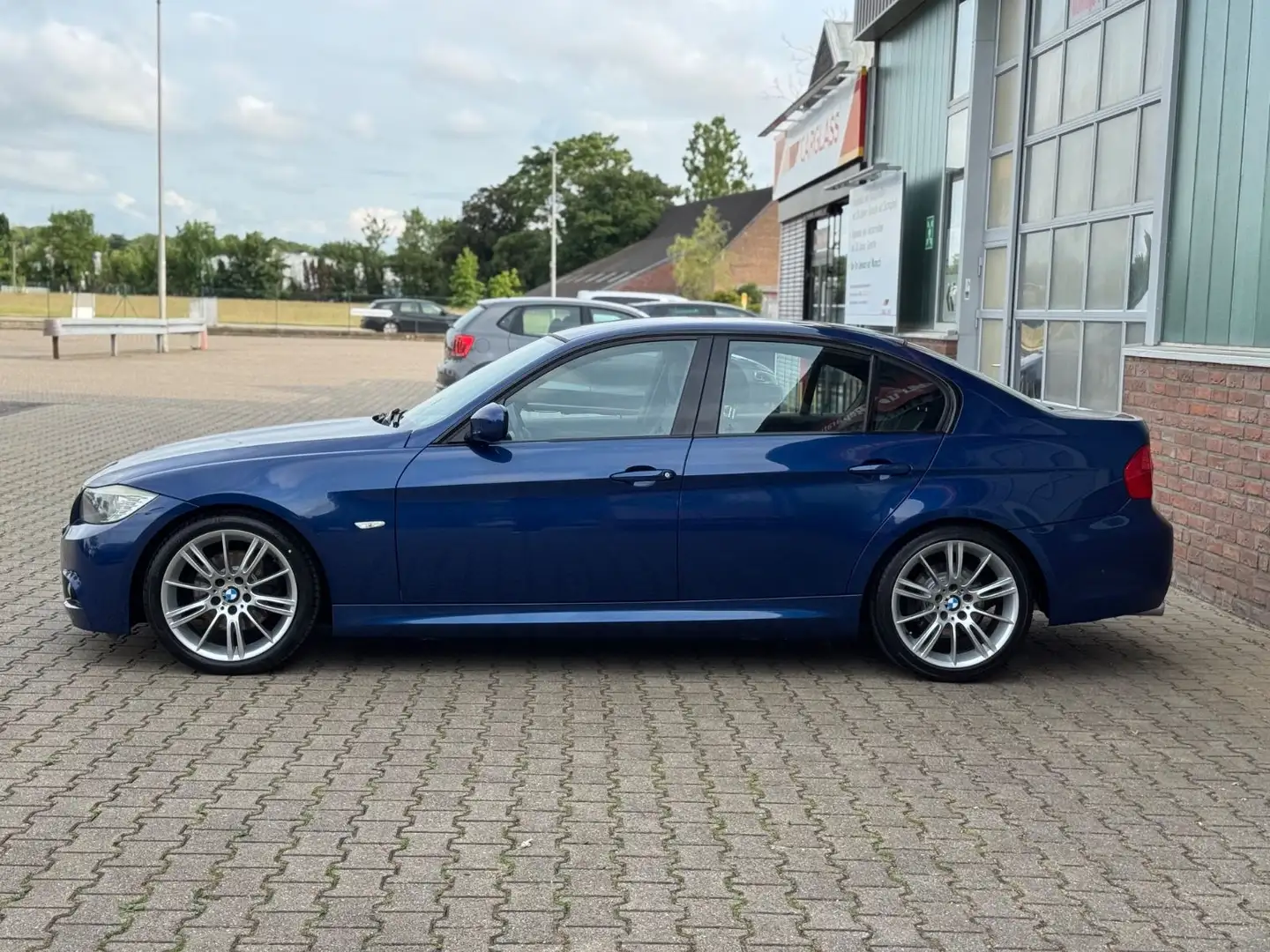 BMW 325 i M-Paket e90 Blauw - 2
