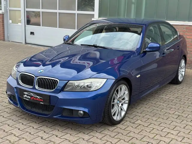 BMW 325 i M-Paket e90