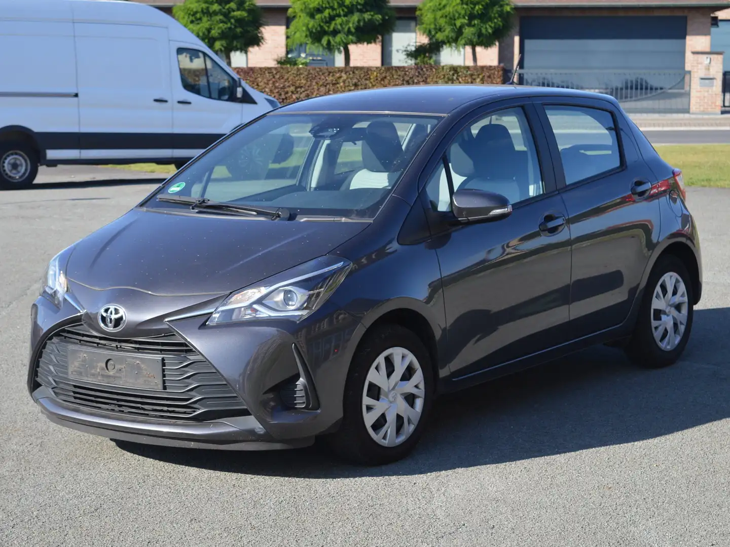 Toyota Yaris Yaris 1.0 VVT-i Comfort Camera + airco!! Grijs - 1