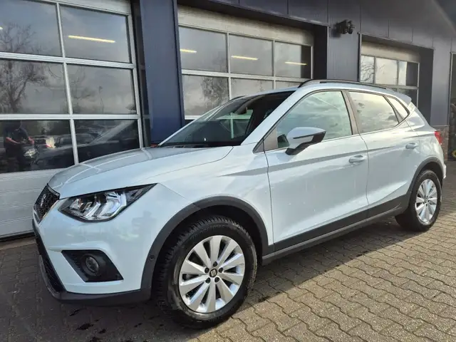 SEAT Arona 1.0 TSI Style Business Intence, Camera, Trekhaak,
