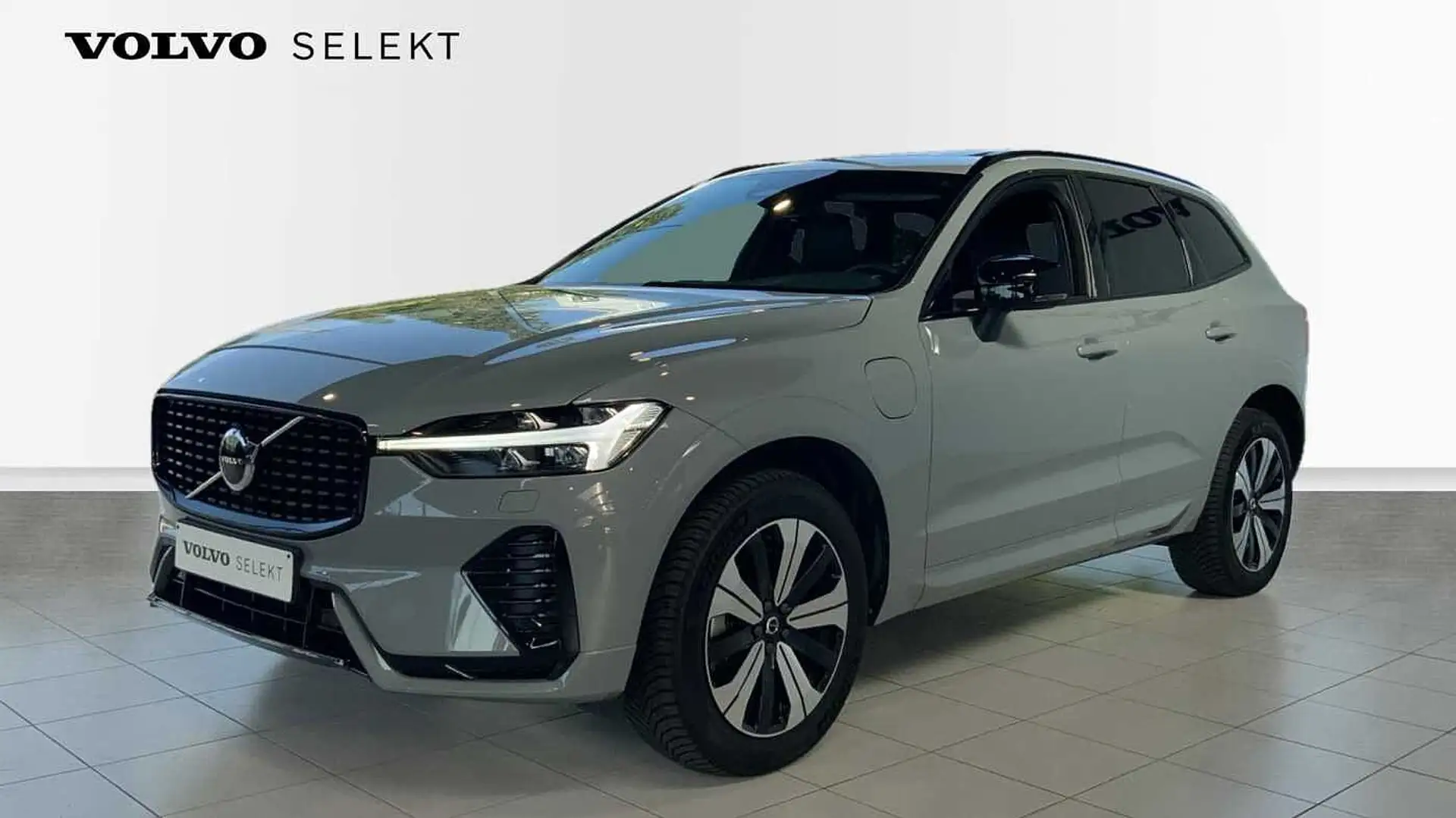 Volvo XC60 Recharge Plus, T6 AWD Plug-in hybrid, Elektrisch/b Grijs - 1