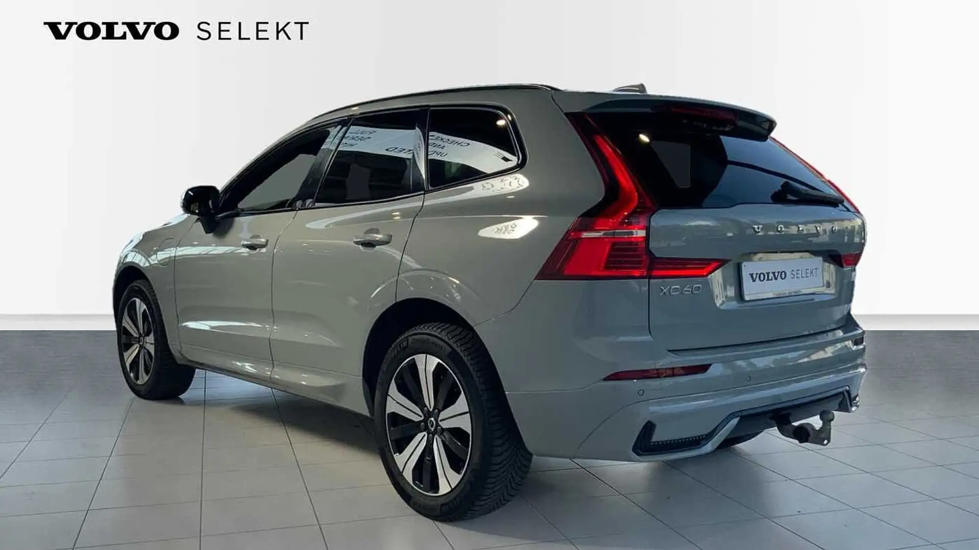 Volvo XC60 Recharge Plus, T6 AWD Plug-in hybrid, Elektrisch/b Grijs - 2