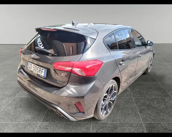 Ford Focus view 4