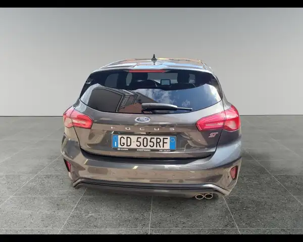 Ford Focus view 5