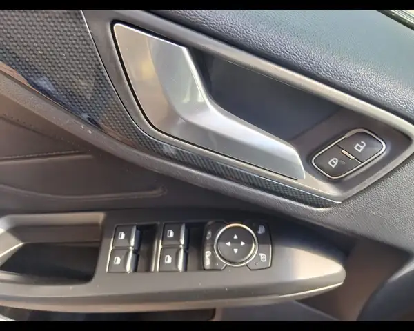 Ford Focus view 15
