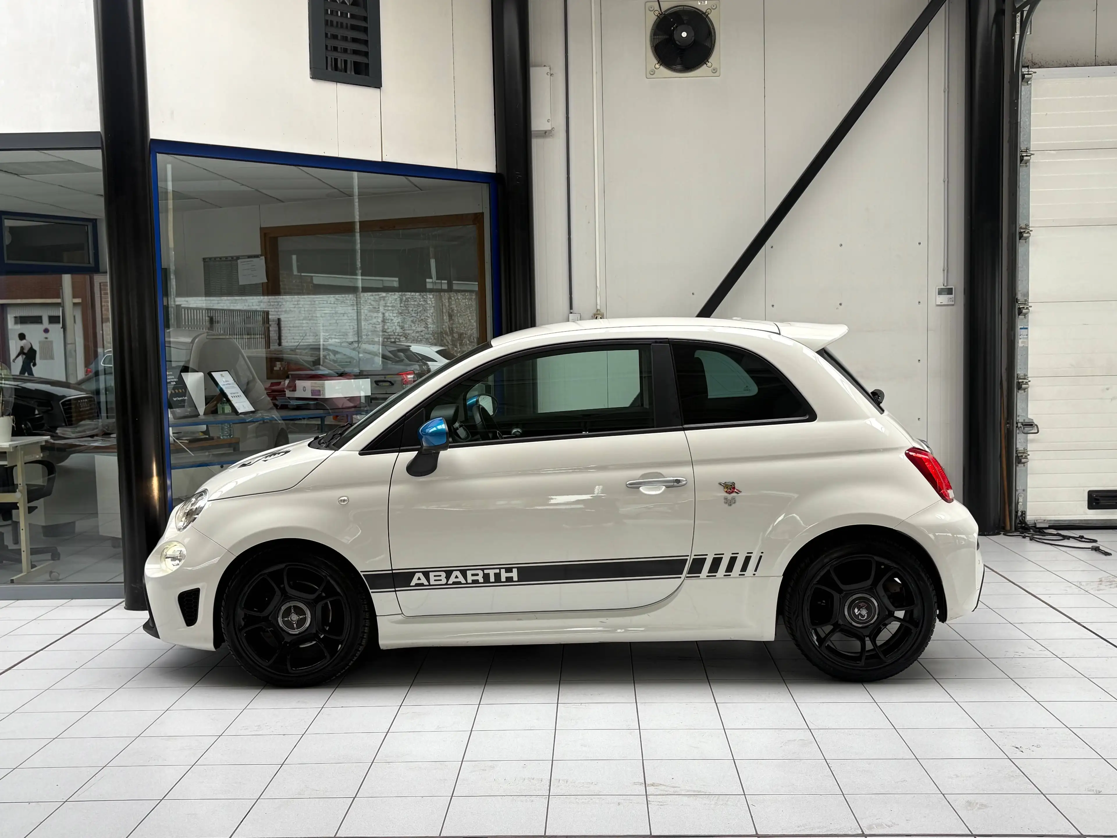 Fiat 500 Abarth 1.4i *F595 * GPS * PDC * JANTES * CARNET * SPORT * — photo 2