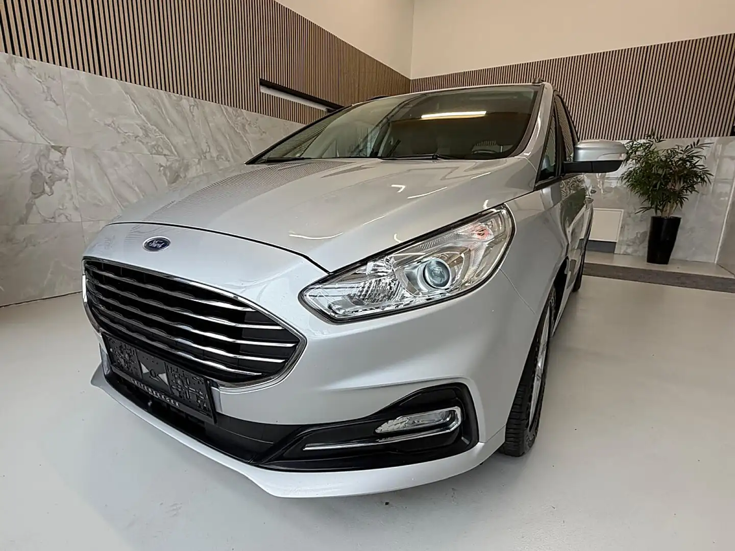 Ford Galaxy 2,0 EcoBlue SCR Titanium Anhängerkupplung, Zusa... Silber - 2