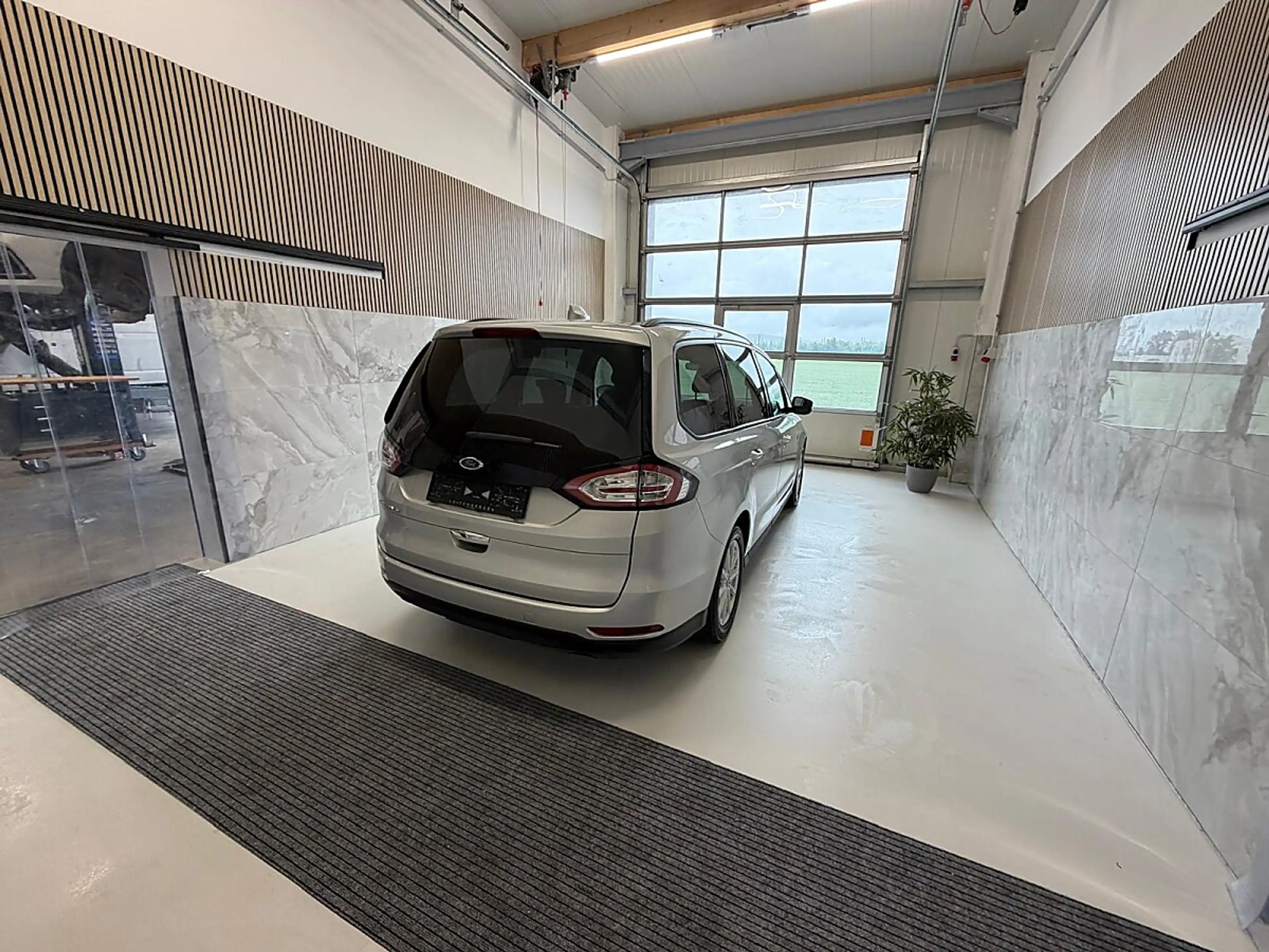 Ford Galaxy 2,0 EcoBlue SCR Titanium Anhängerkupplung, Zusa... — photo 11