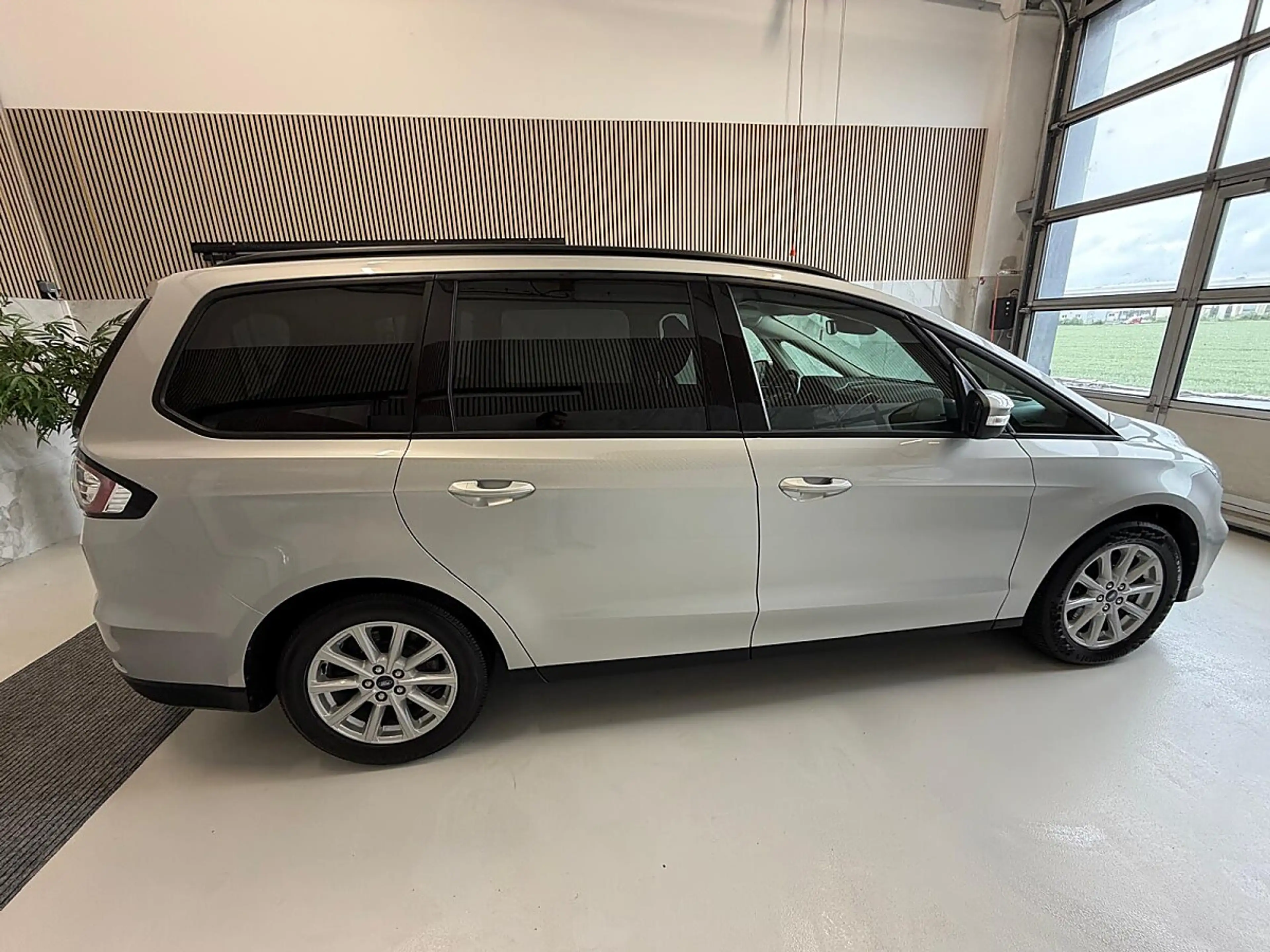 Ford Galaxy 2,0 EcoBlue SCR Titanium Anhängerkupplung, Zusa... — photo 9