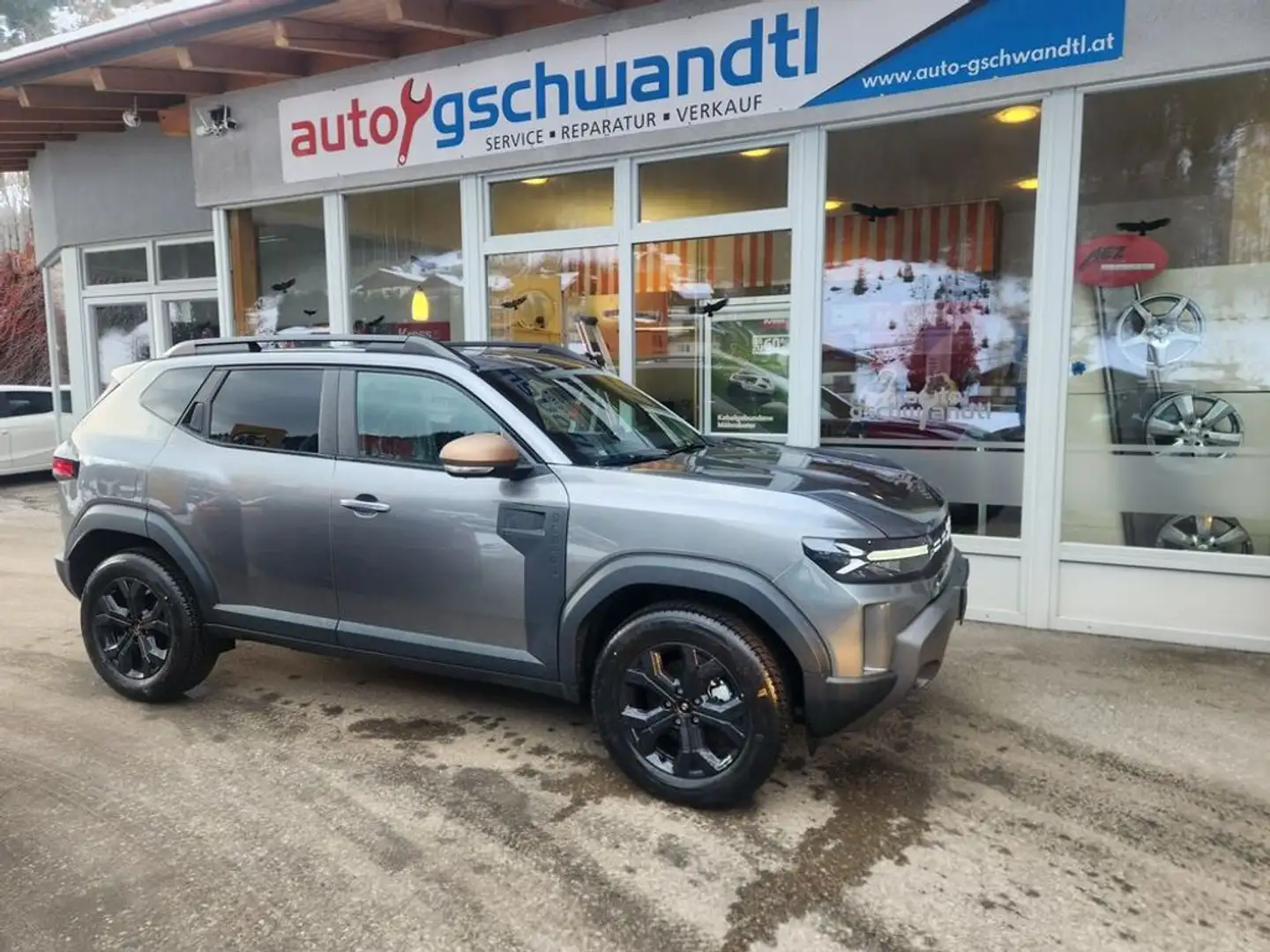 Dacia Duster TCe 130 Extreme 4x4 Grau - 1