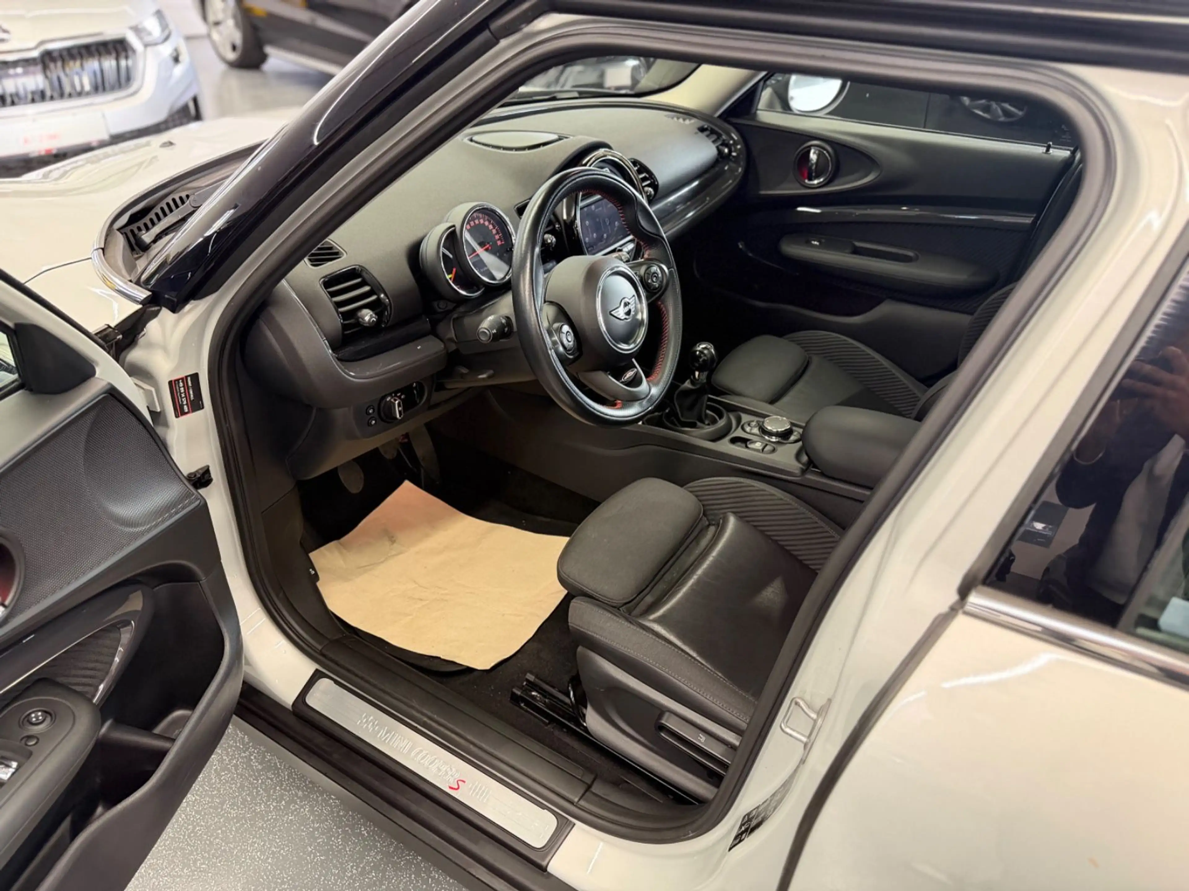 MINI Cooper S Clubman All4 JCW LED Leder Panorama — photo 12