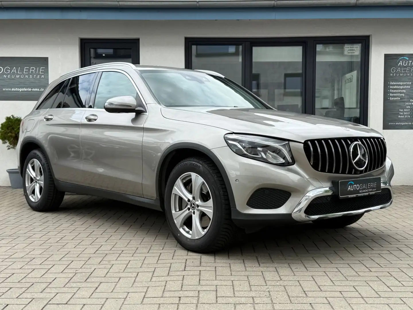 Mercedes-Benz GLC 250 d 4Matic°360°AHK°TotW.°LED Stříbrná - 2