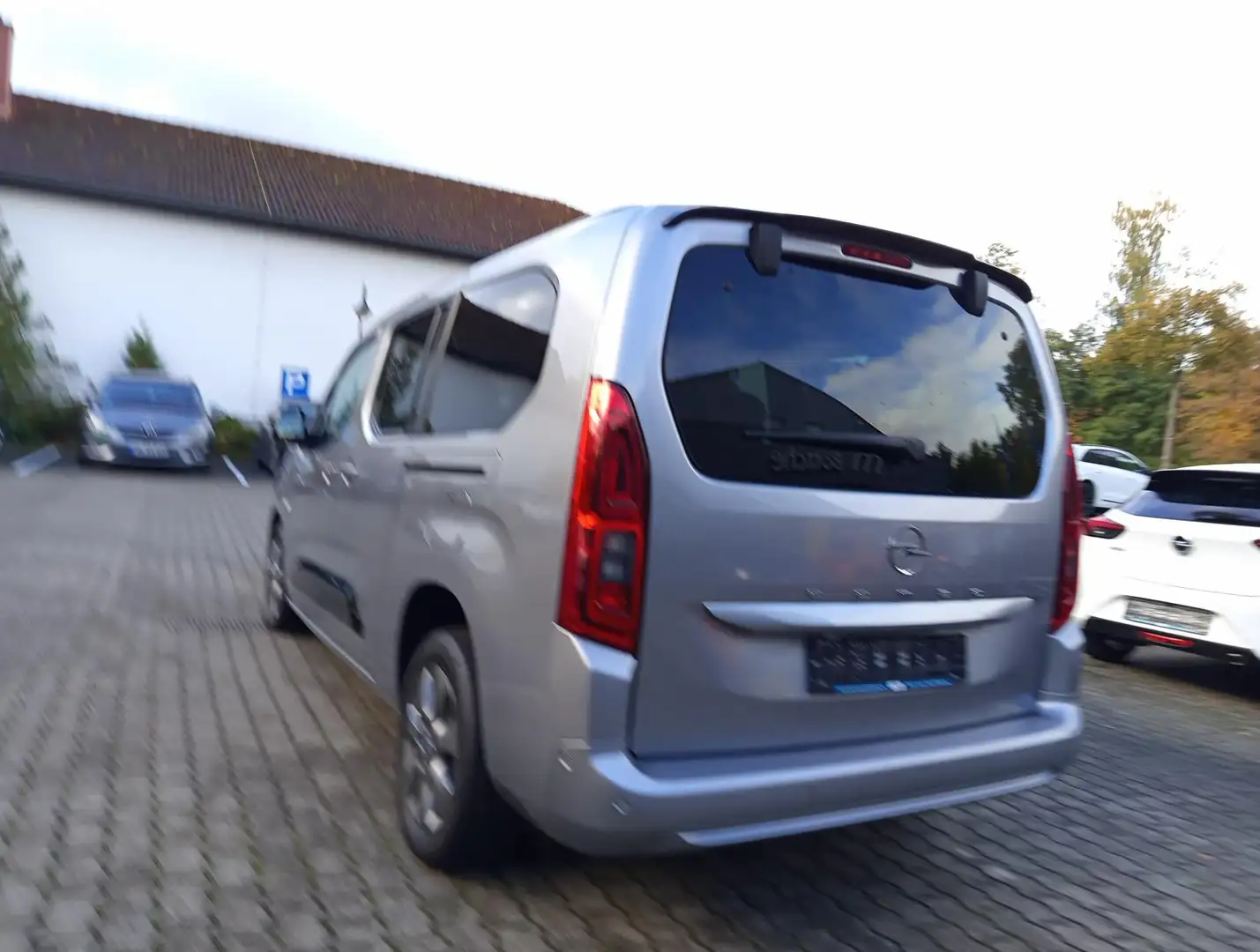 Opel Combo Life 1.5 CDTI DPF Grau - 2