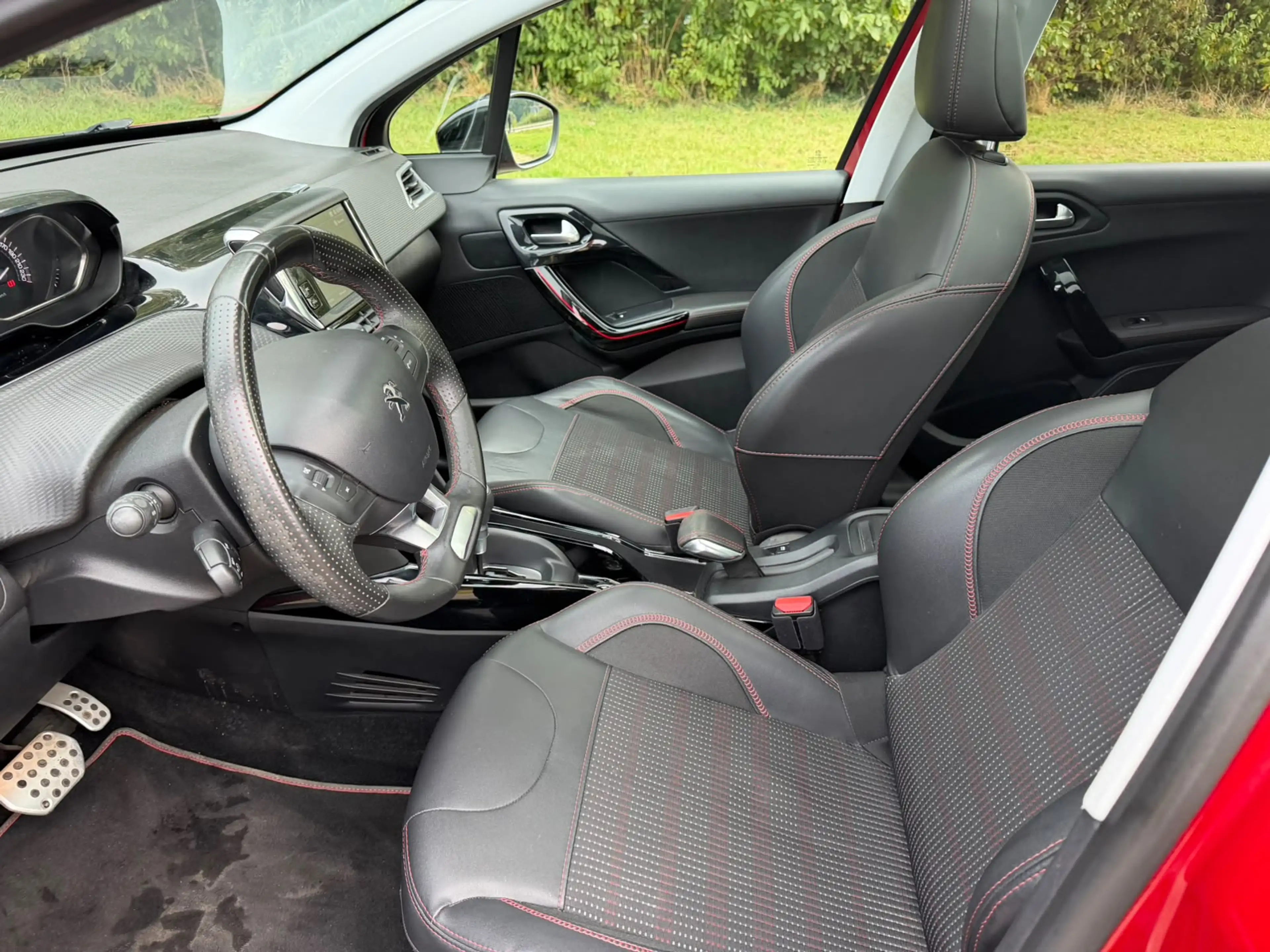 Peugeot 2008 2008 1.2i  GT Line S — photo 10