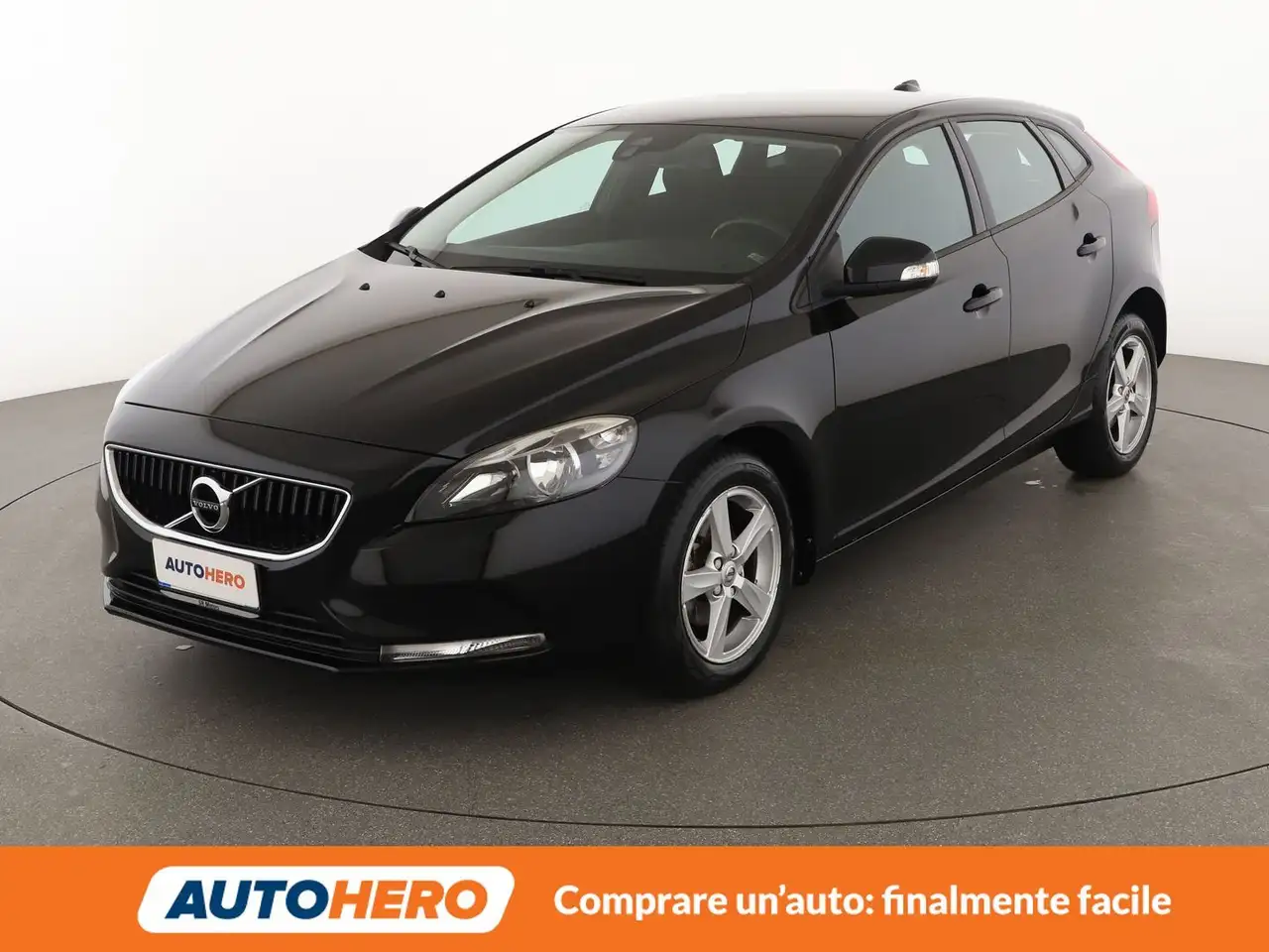 Volvo V40 2.0 D2 Kinetic — photo 1 of 15