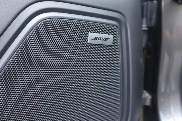 Porsche Macan view 11