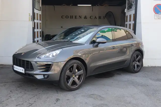 Porsche Macan view 2