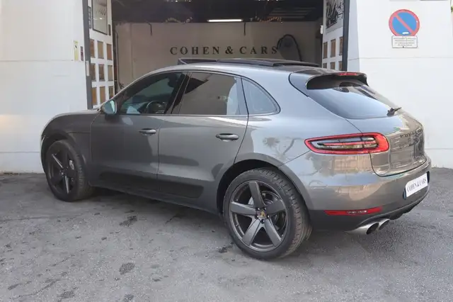 Porsche Macan view 7