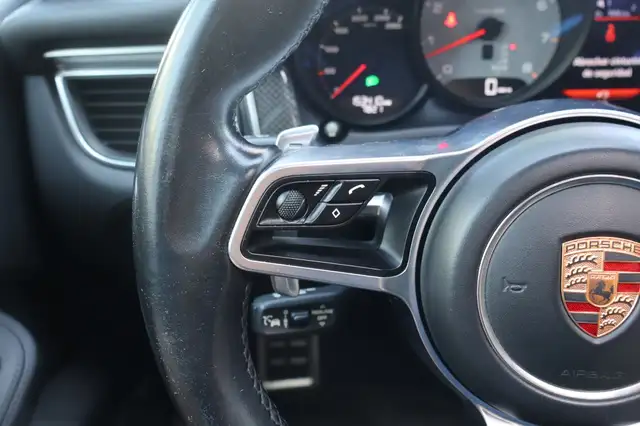 Porsche Macan view 15
