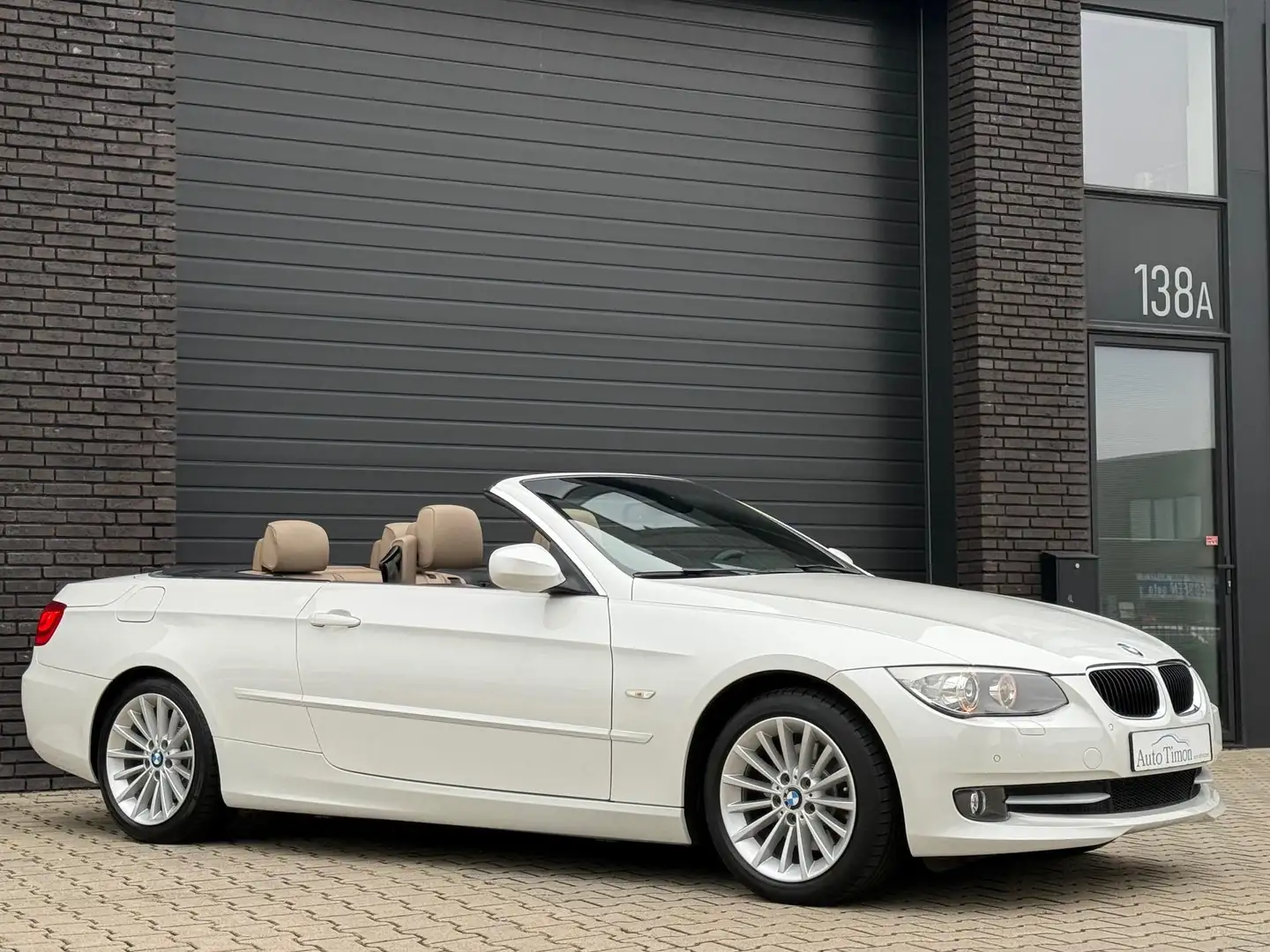 BMW 320 3-serie E93 LCI 320d Cabriolet High Executive Aut. Blanc - 2