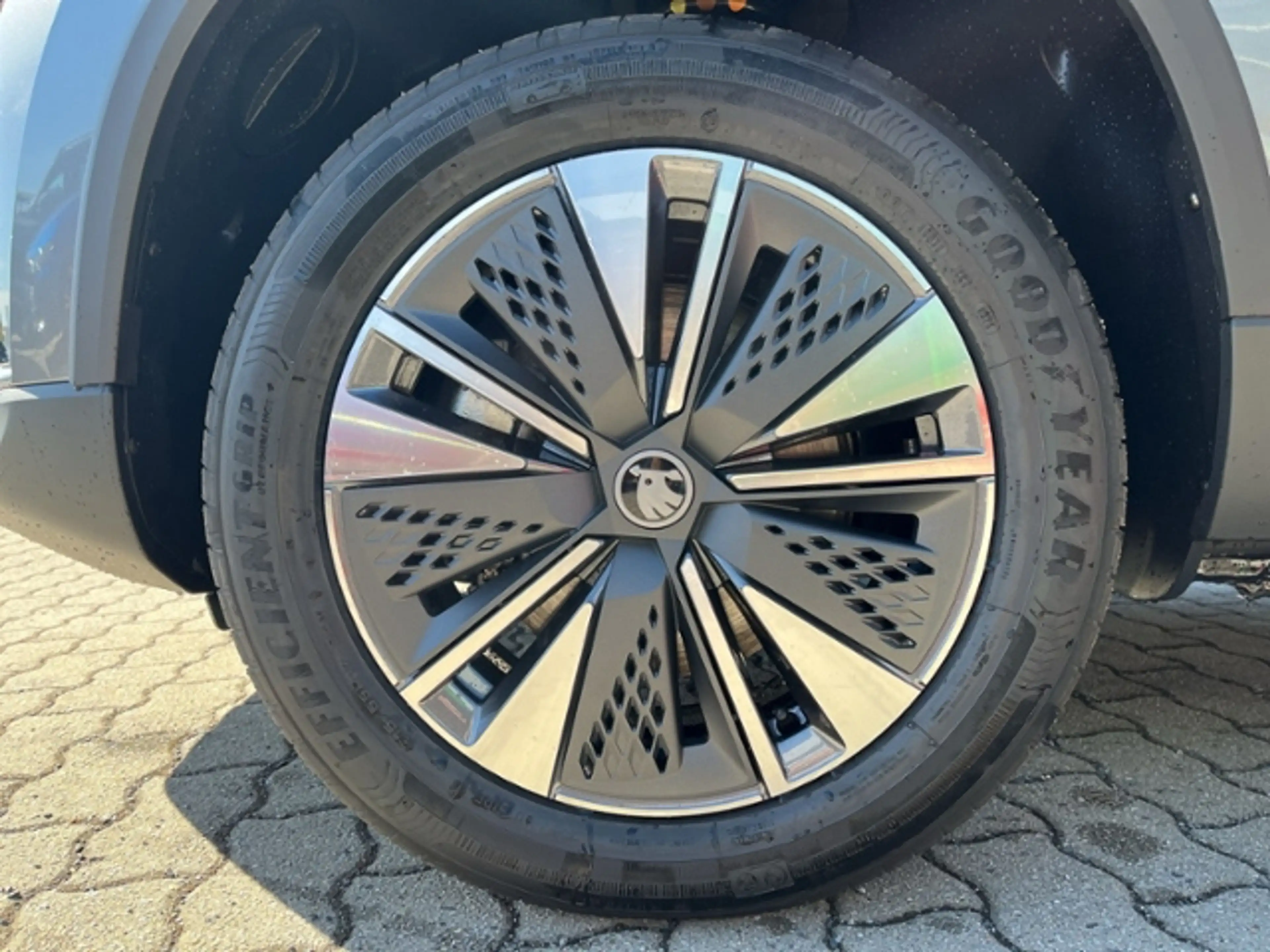 Skoda Karoq 2.0 TDI DSG Balance #Navi #el.Heckklappe #Assiste — photo 8