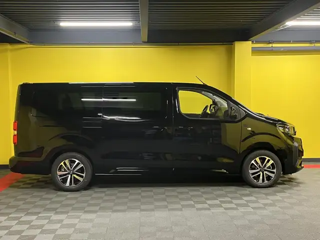 Citroen Spacetourer view 3