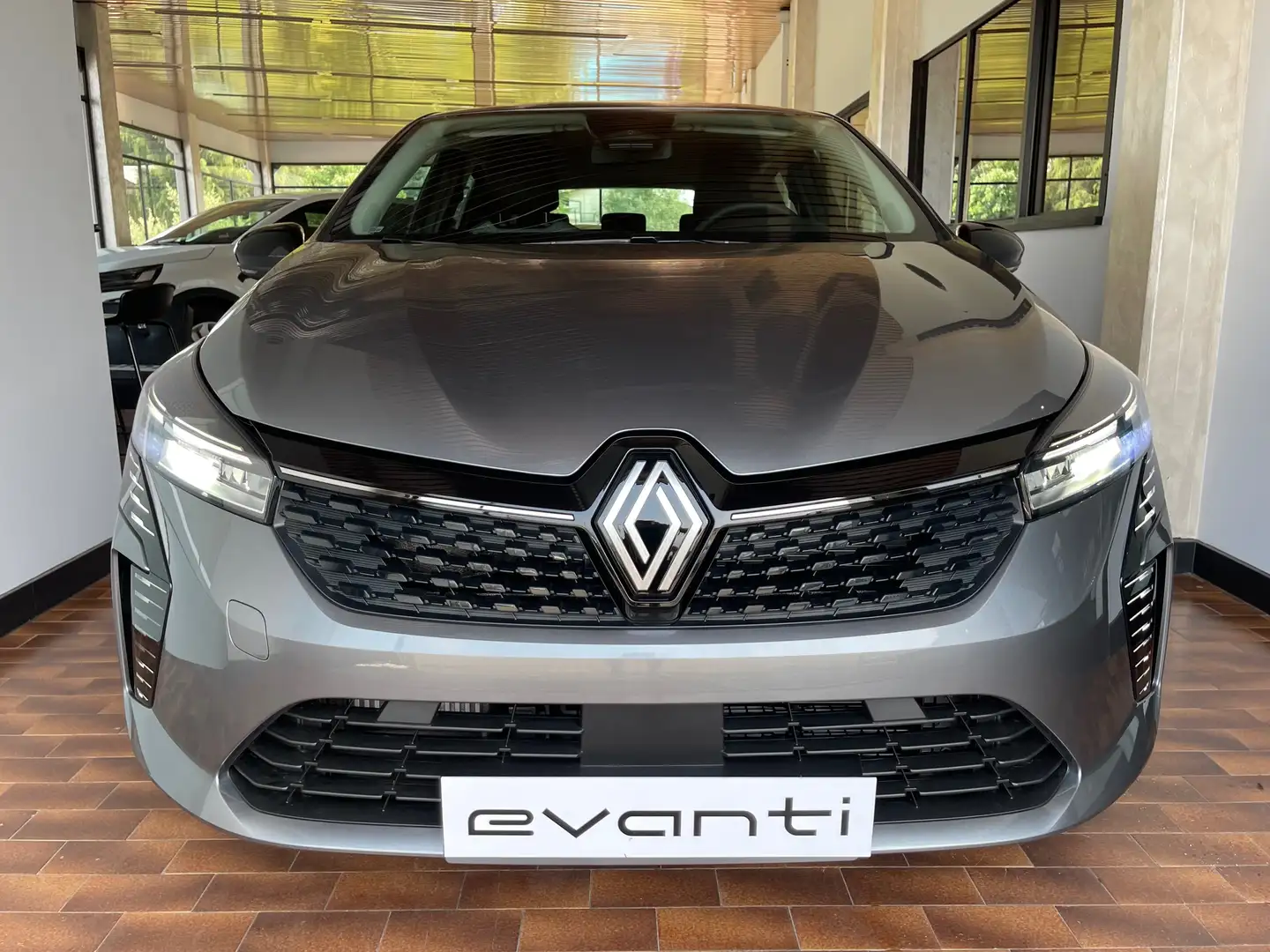 Renault Clio 1.0 ECO-G 100cv Evolution NEOPATENTATO Grijs - 2