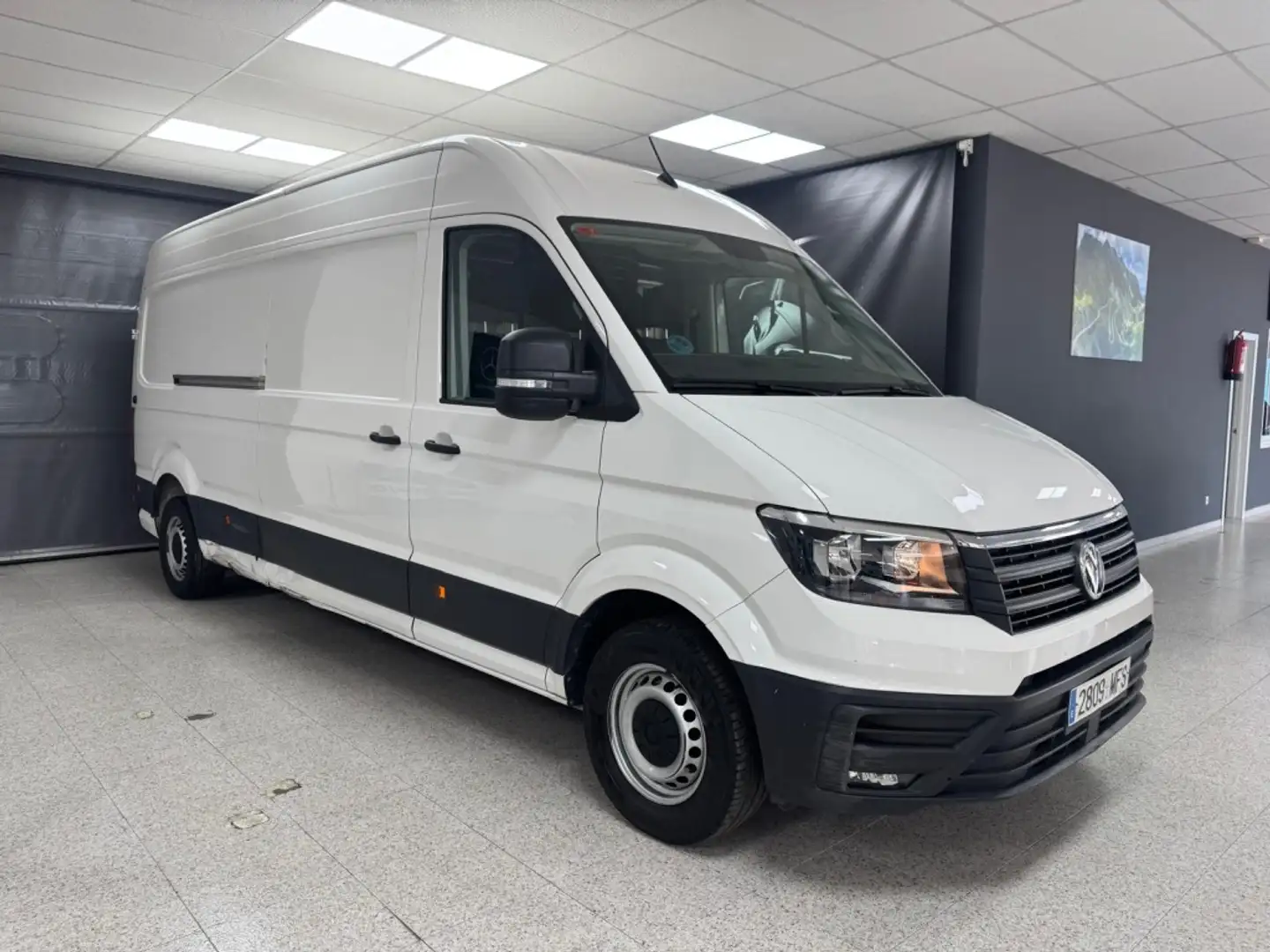 Volkswagen Crafter Furgón 2.0TDI SCR 35 BL L4H3 130kW Blanco - 1