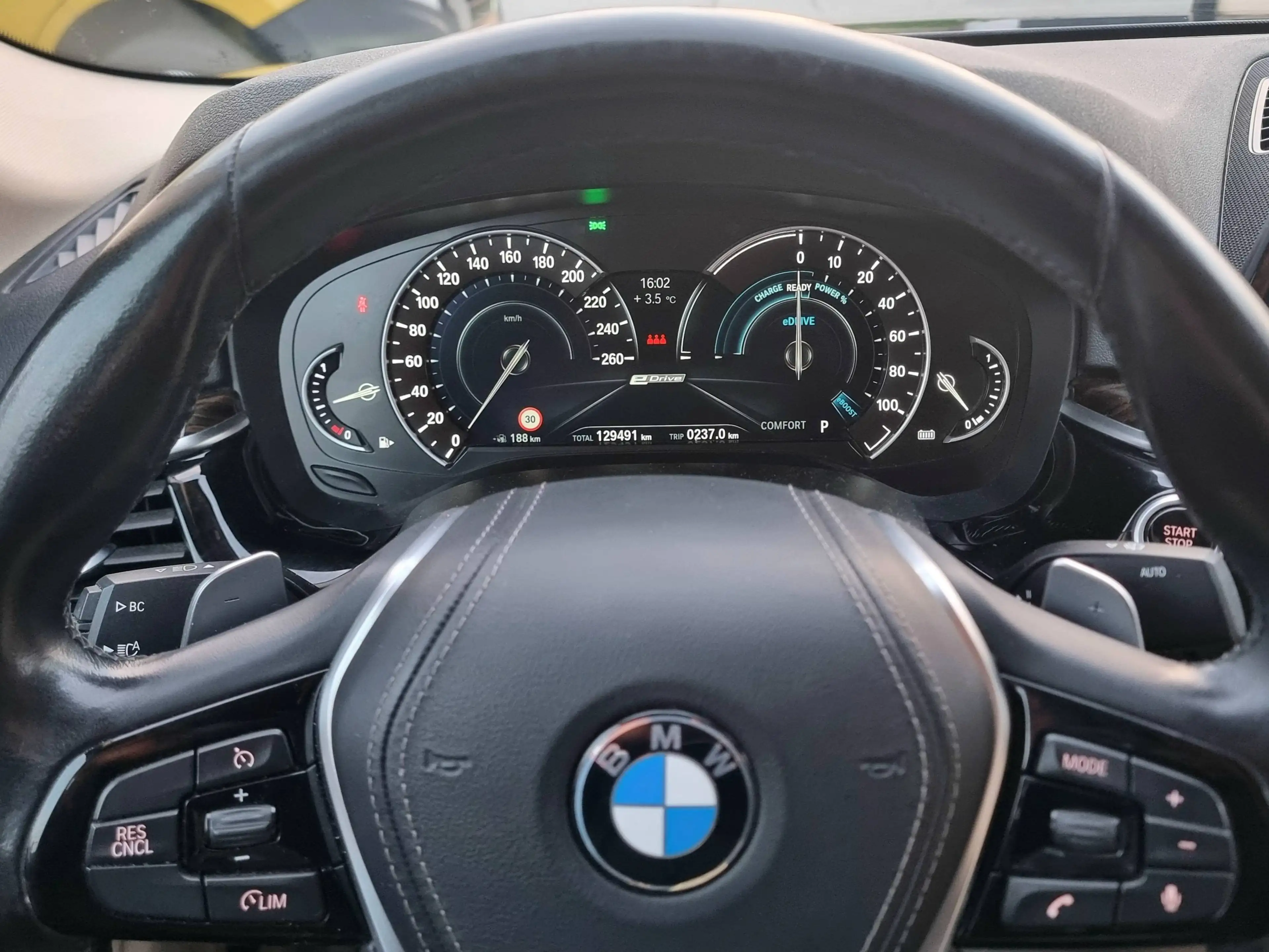 BMW 530 530e PHEV iPerformance — photo 10